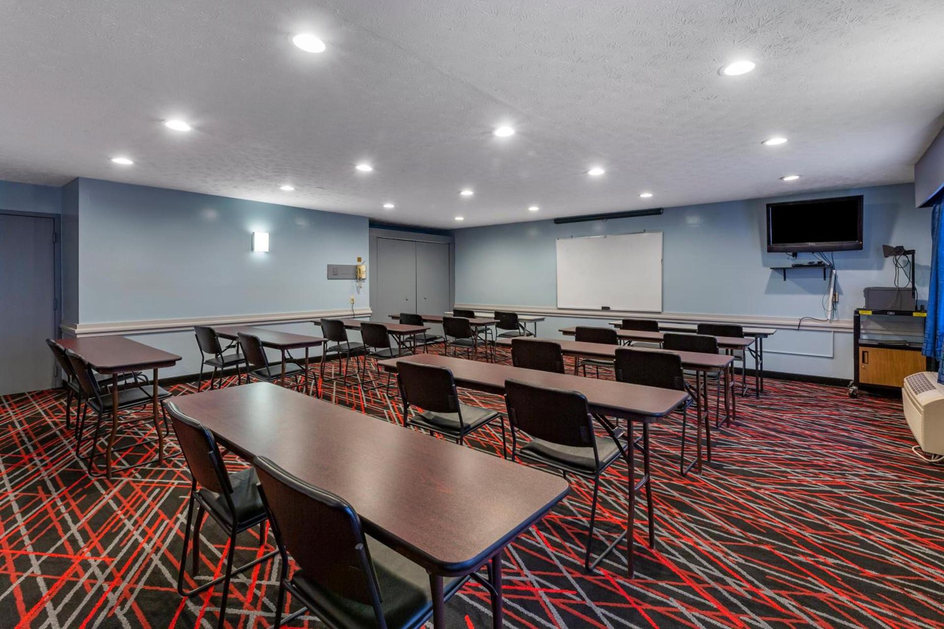 Quality Inn Austintown-Youngstown West photo 45