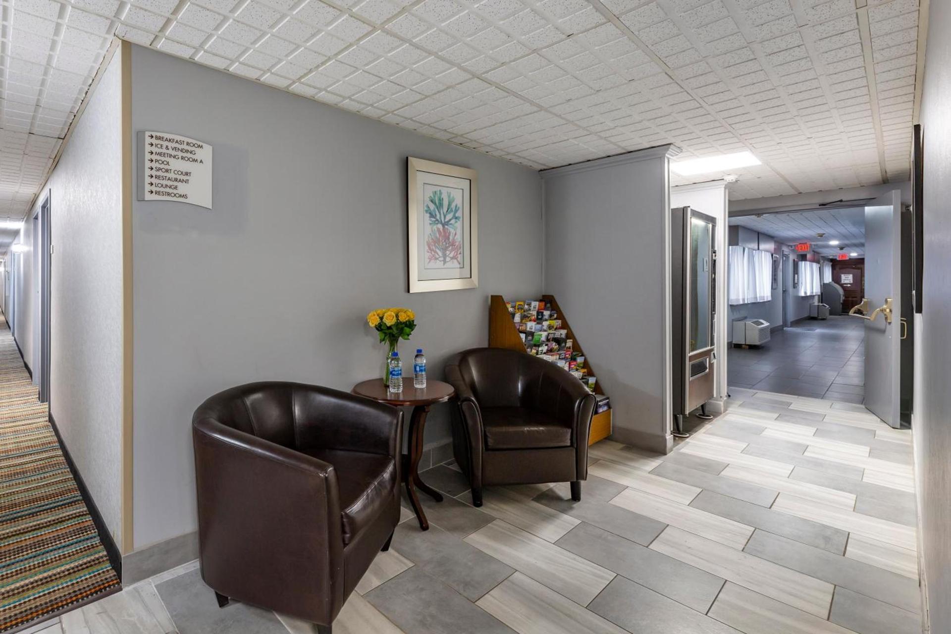 Quality Inn Austintown-Youngstown West photo 37