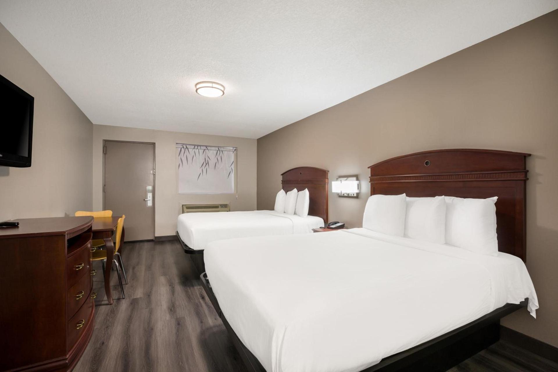 Red Carpet inn Edison photo 3