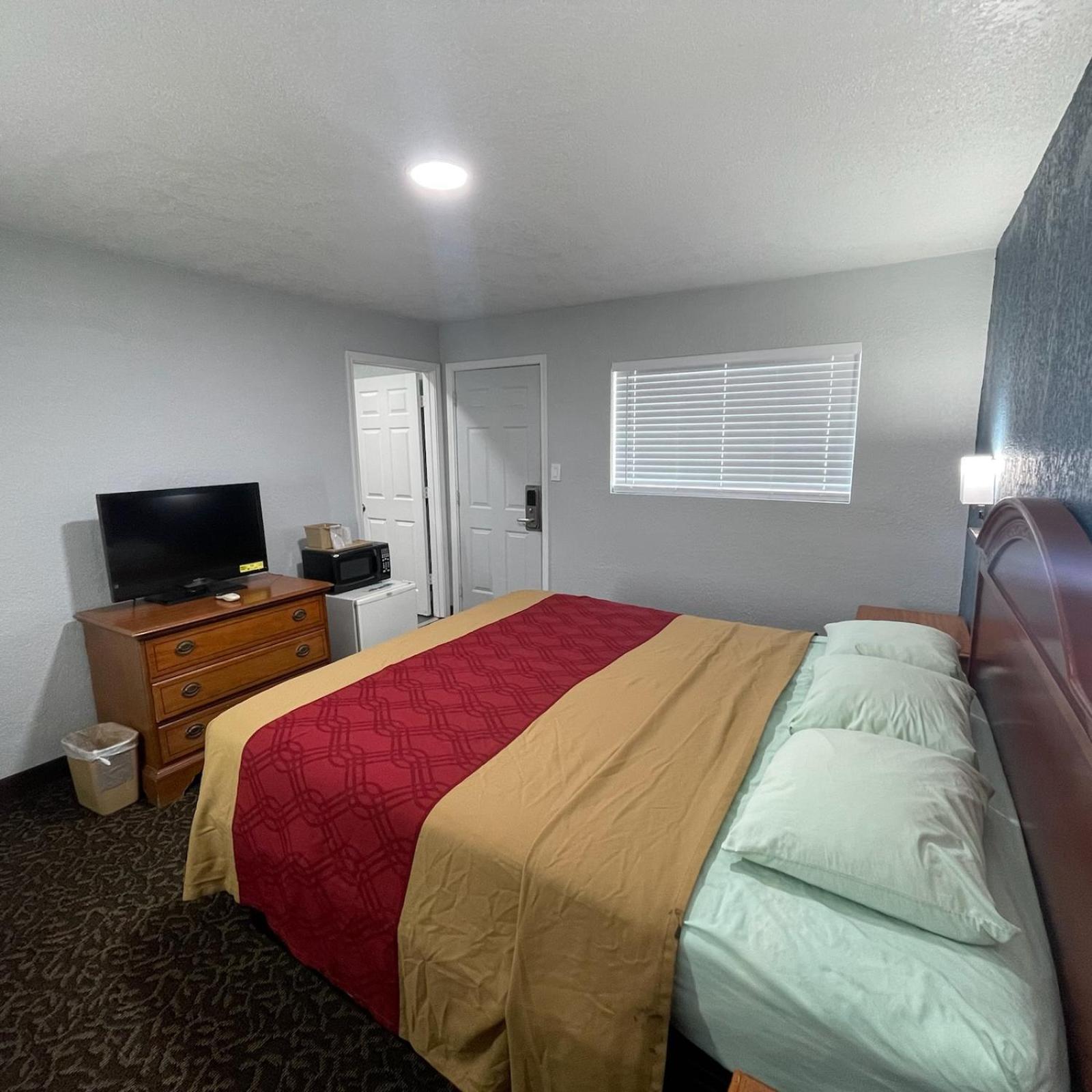 Budget Inn Madill photo 9