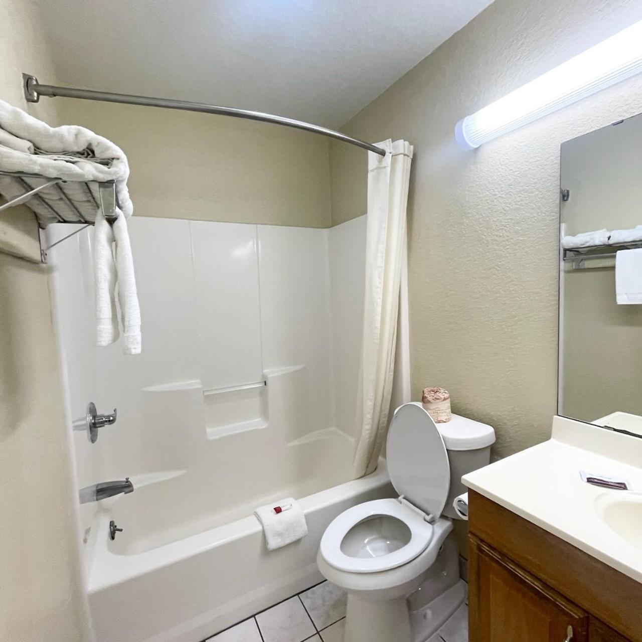 Budget Inn Madill photo 18