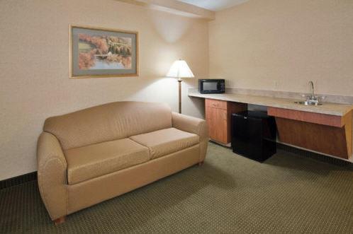 Holiday Inn Express Hotel & Suites Drums-Hazelton by IHG photo 43