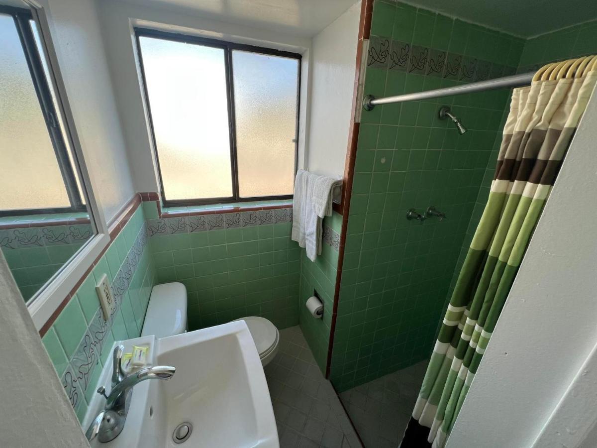 Quail Inn Motel photo 9