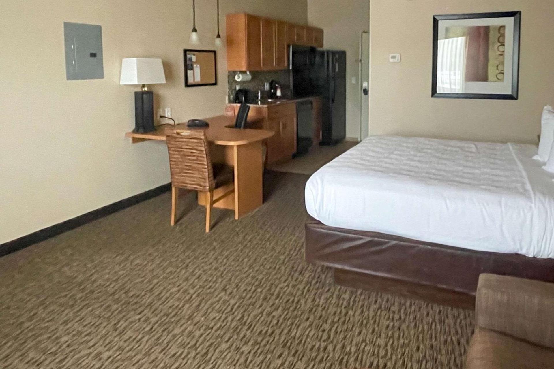 MainStay Suites Sidney - Medical Center photo 3