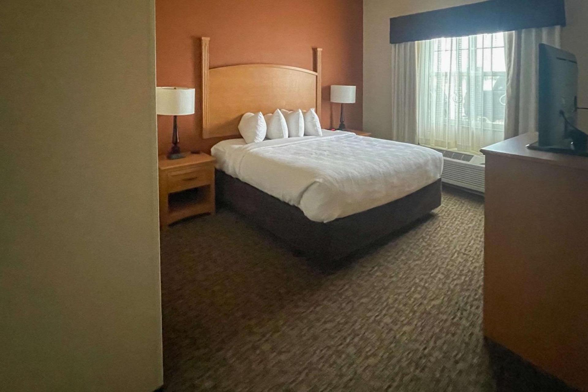 MainStay Suites Sidney - Medical Center photo 7