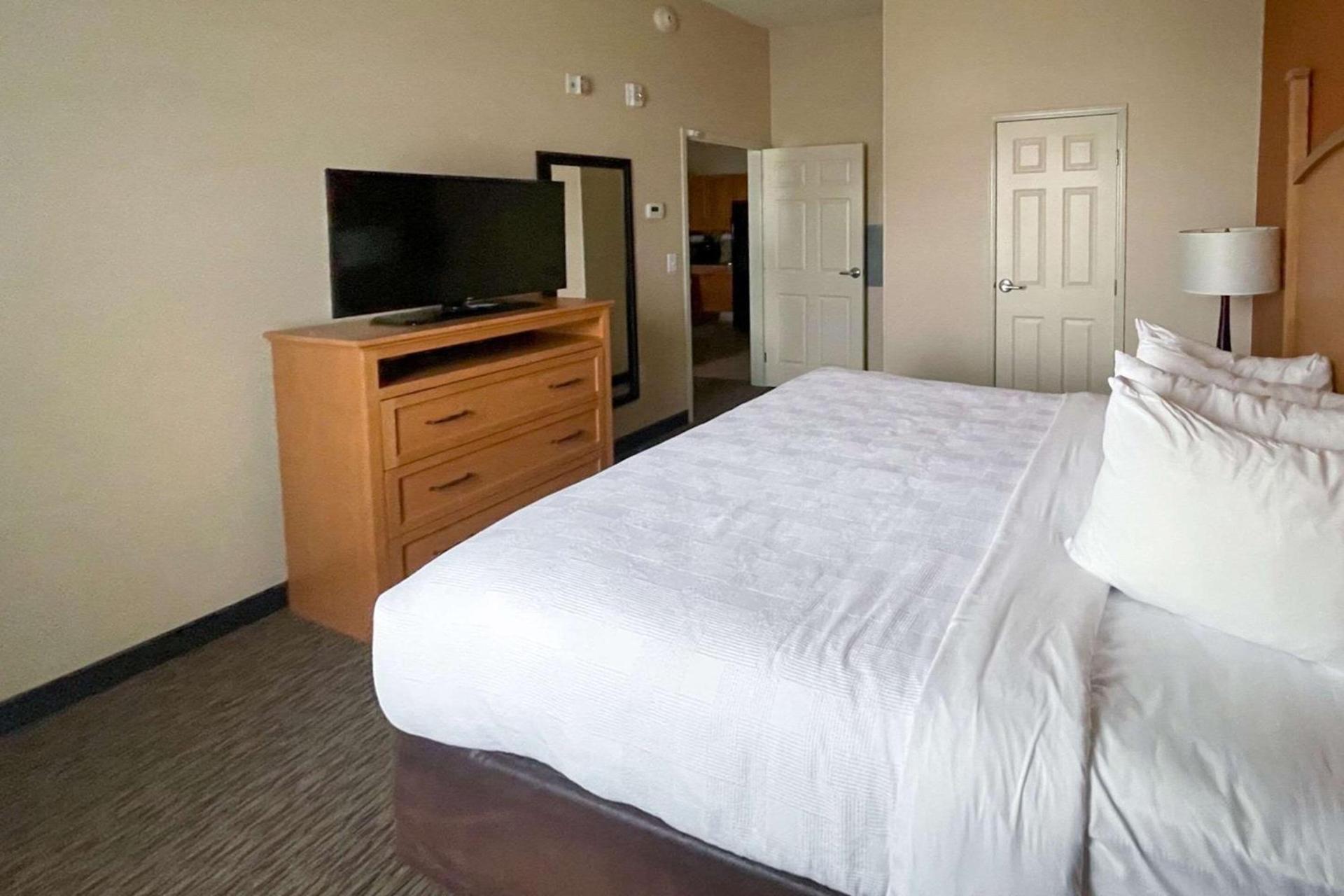 MainStay Suites Sidney - Medical Center photo 8