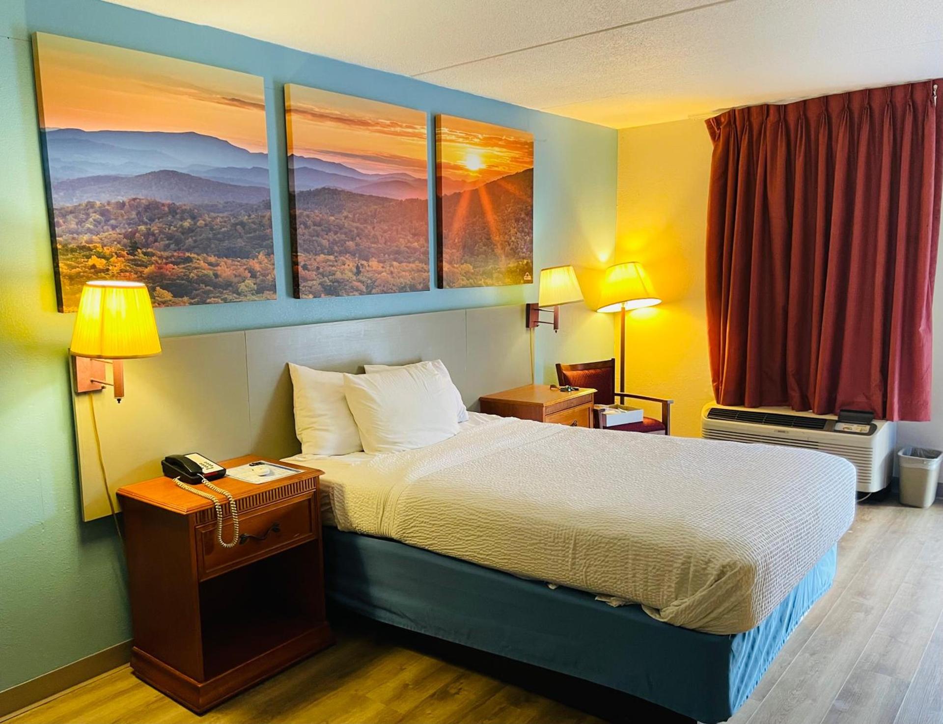 Days Inn by Wyndham Harriman photo 42