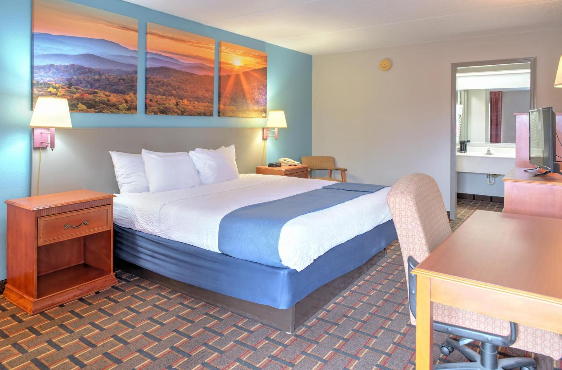 Days Inn by Wyndham Harriman photo 45