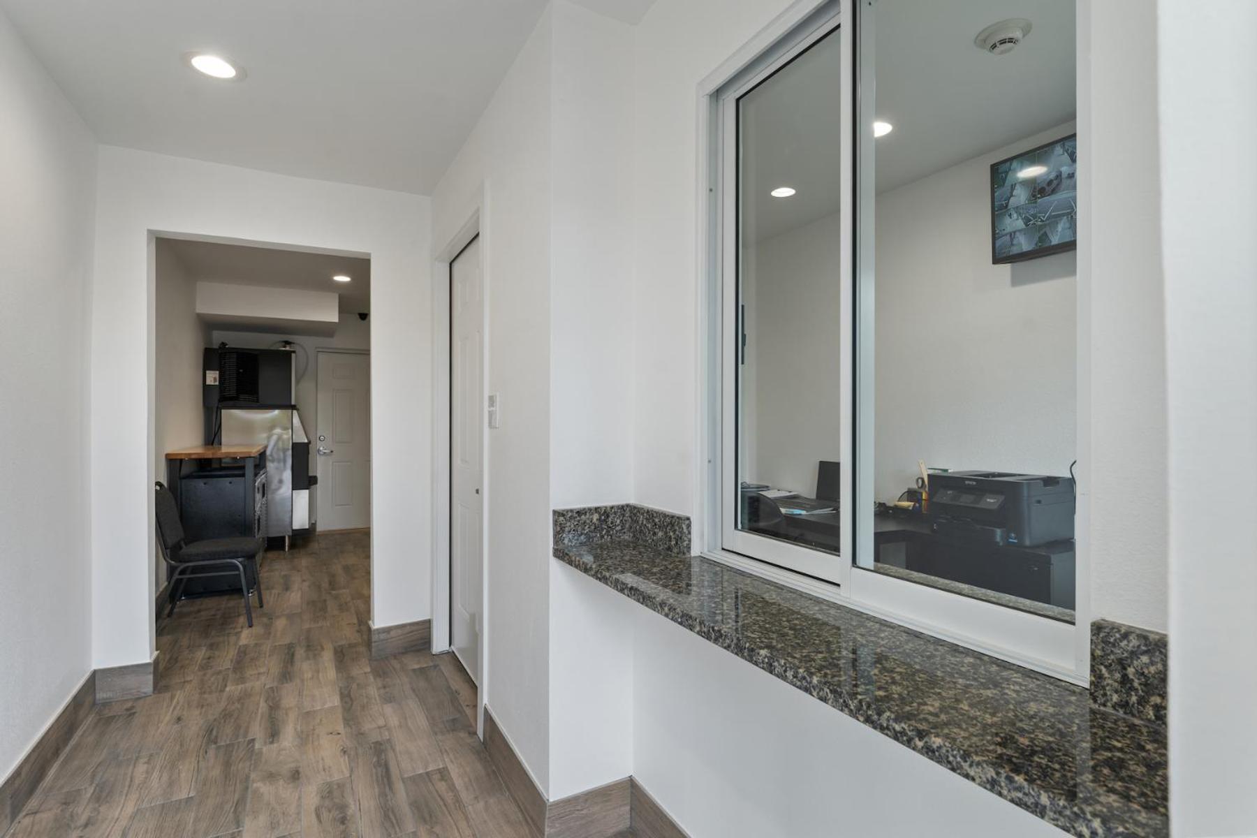 Extended Stay Gun Barrel City photo 10