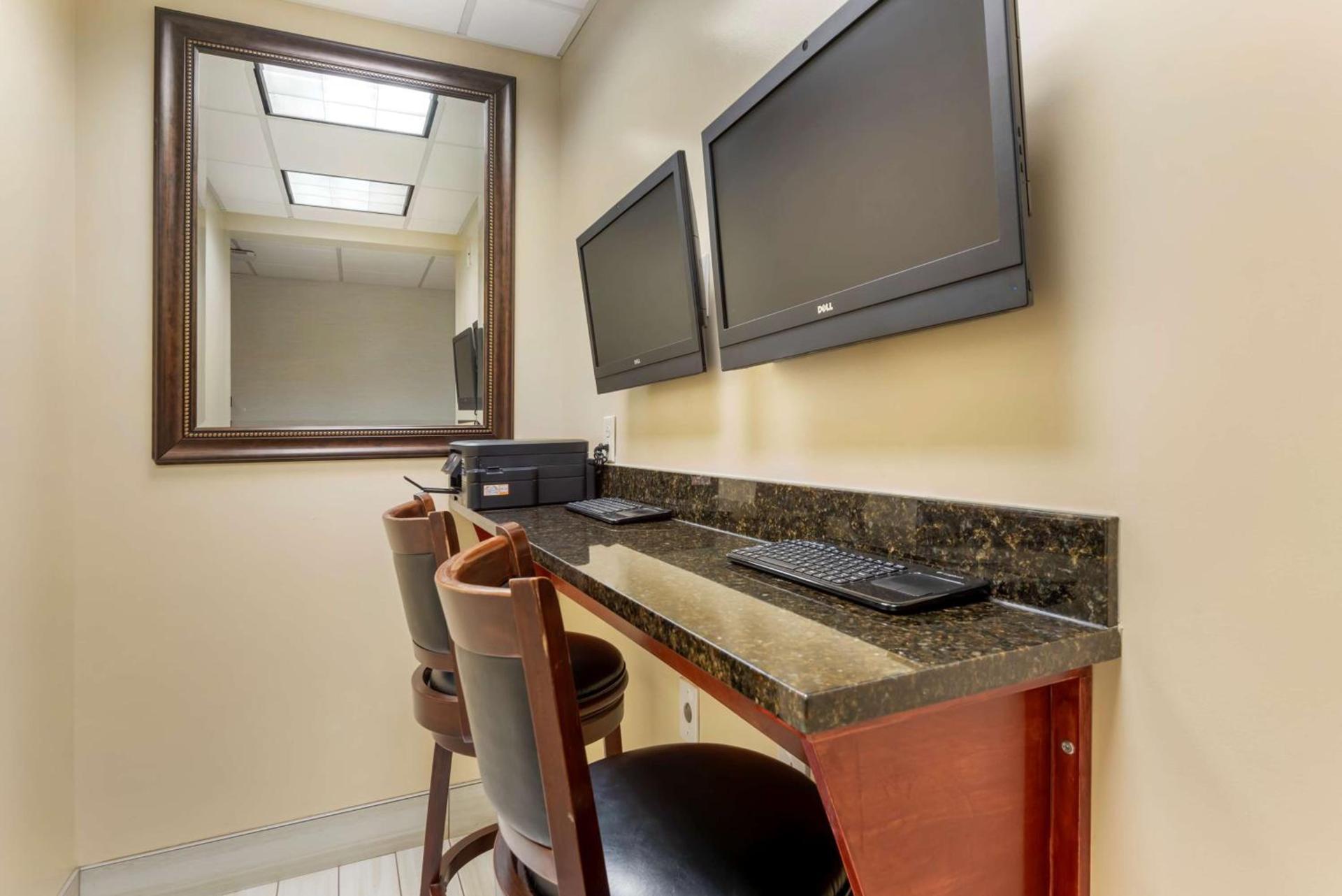 Best Western PLUS Vineyard Inn and Suites photo 10