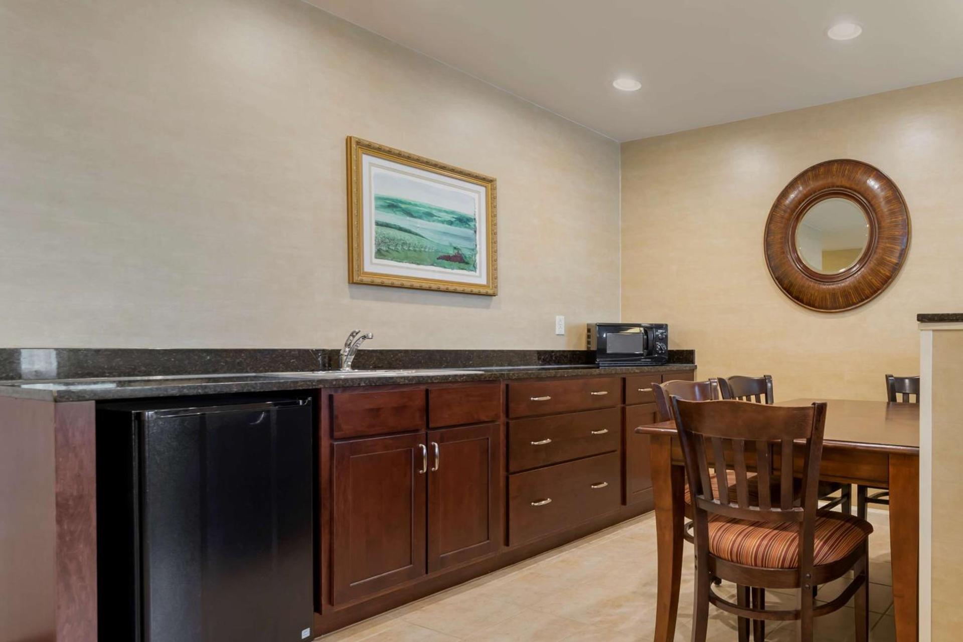 Best Western PLUS Vineyard Inn and Suites photo 26