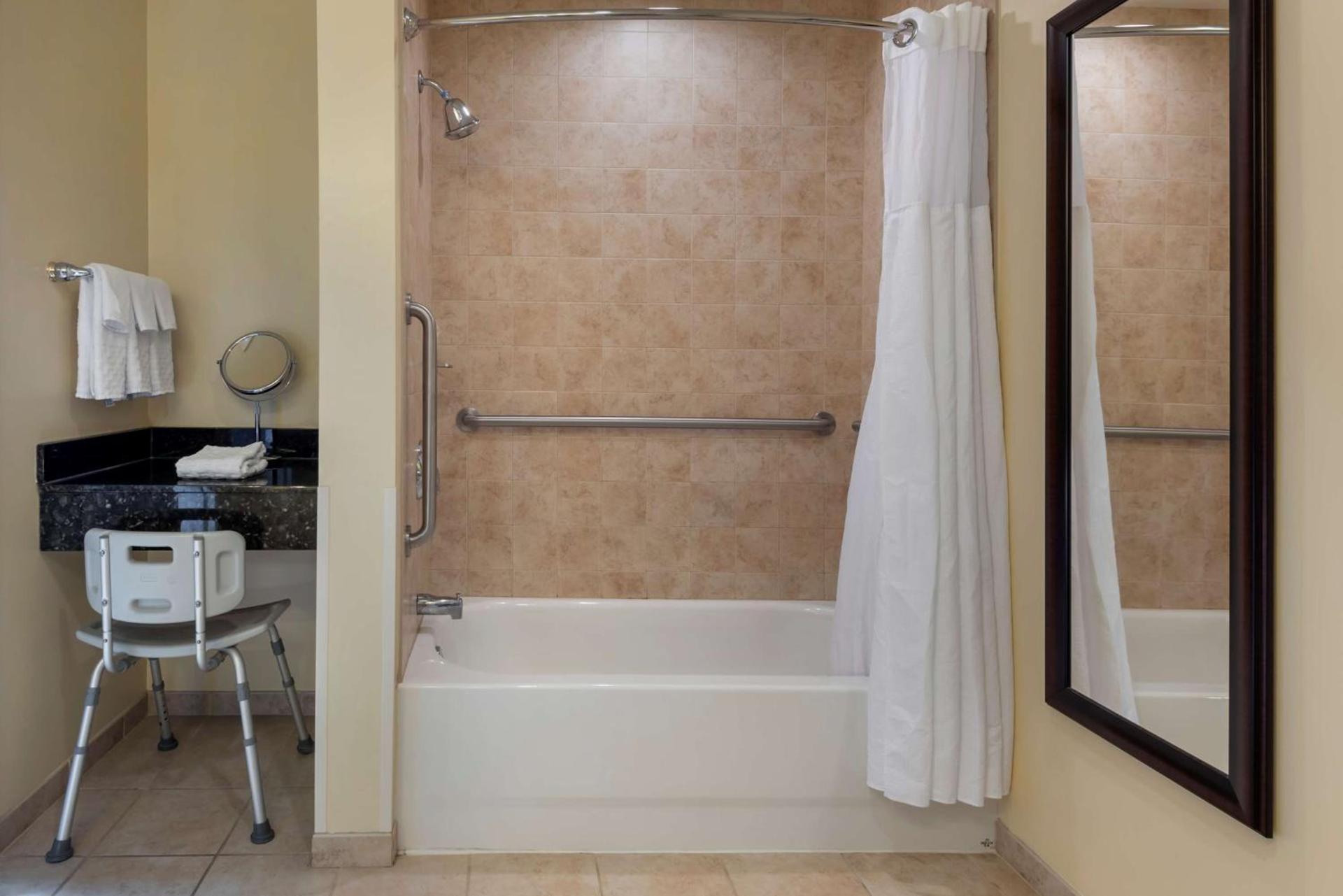Best Western PLUS Vineyard Inn and Suites photo 38