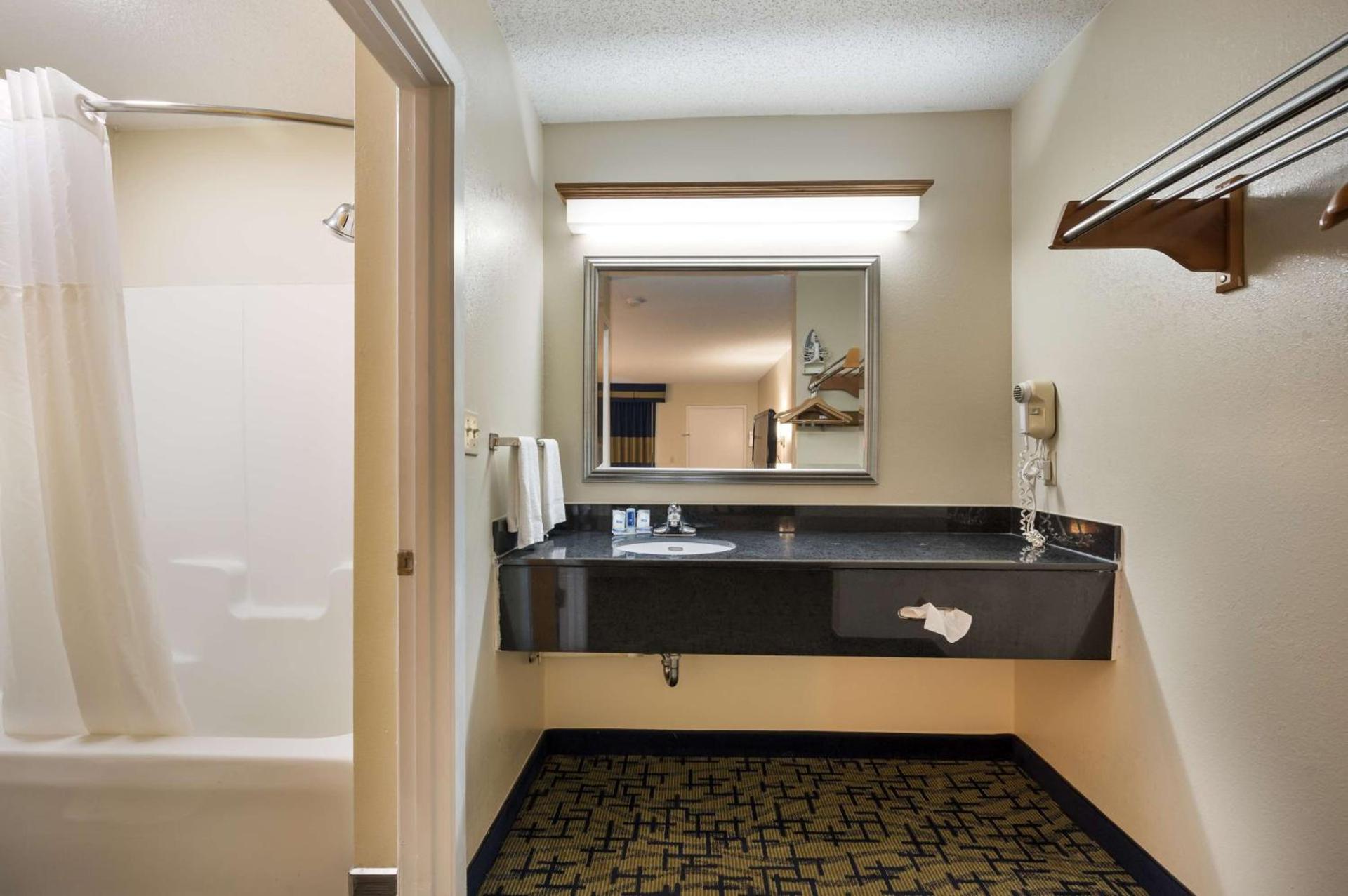 SureStay Hotel by Best Western Meridian photo 17