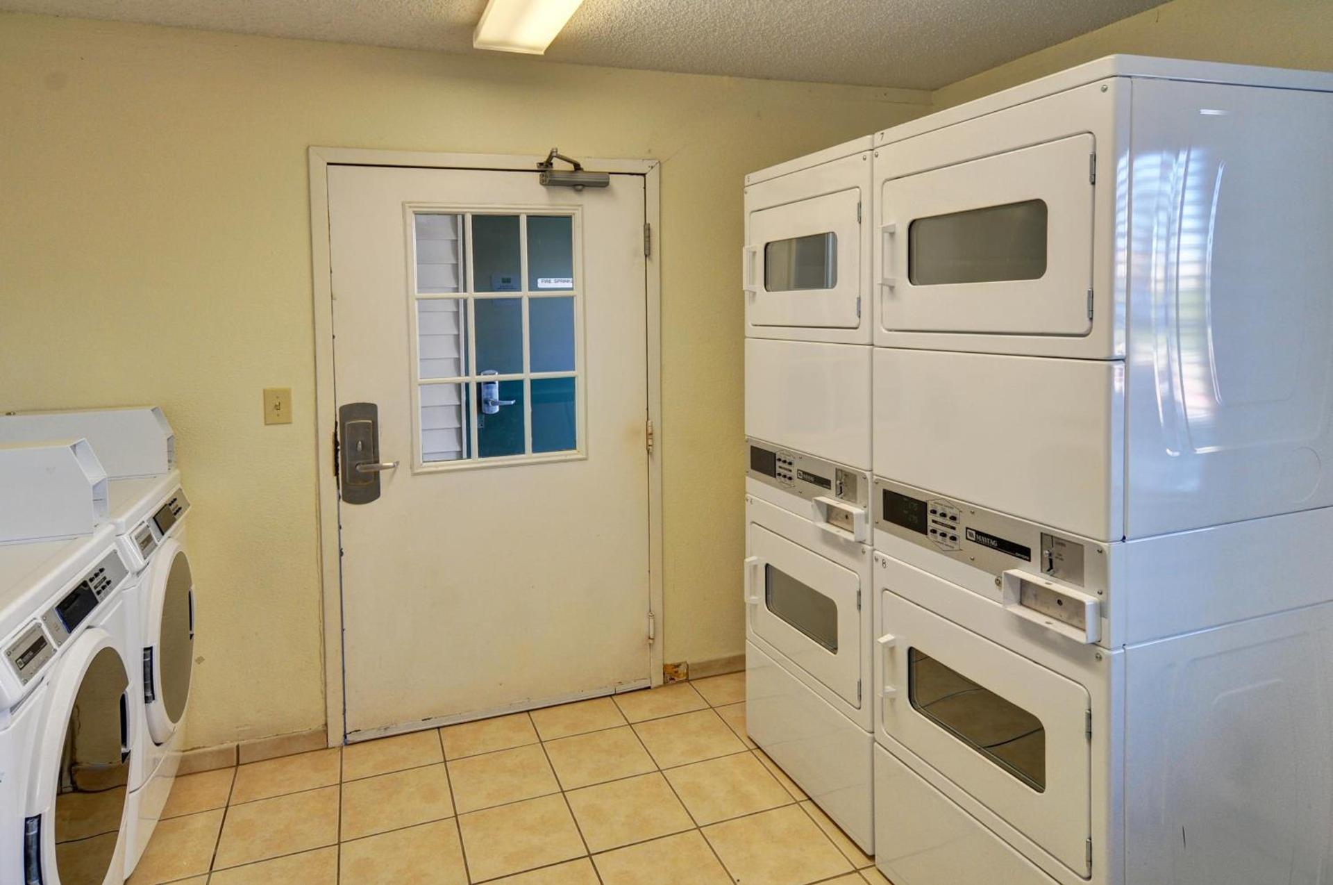 InTown Suites Extended Stay Houston TX - Hobby Airport photo 20