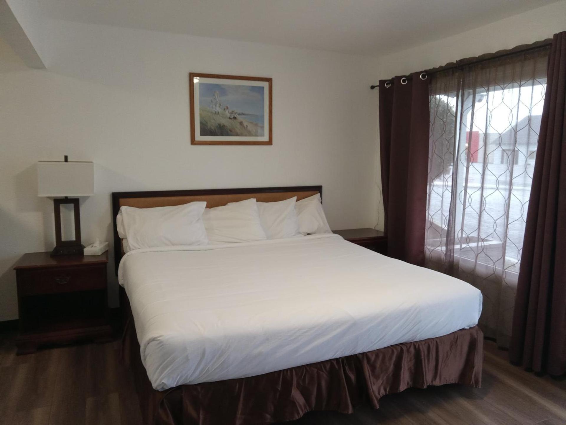 Blue Coast Inn & Suites photo 56