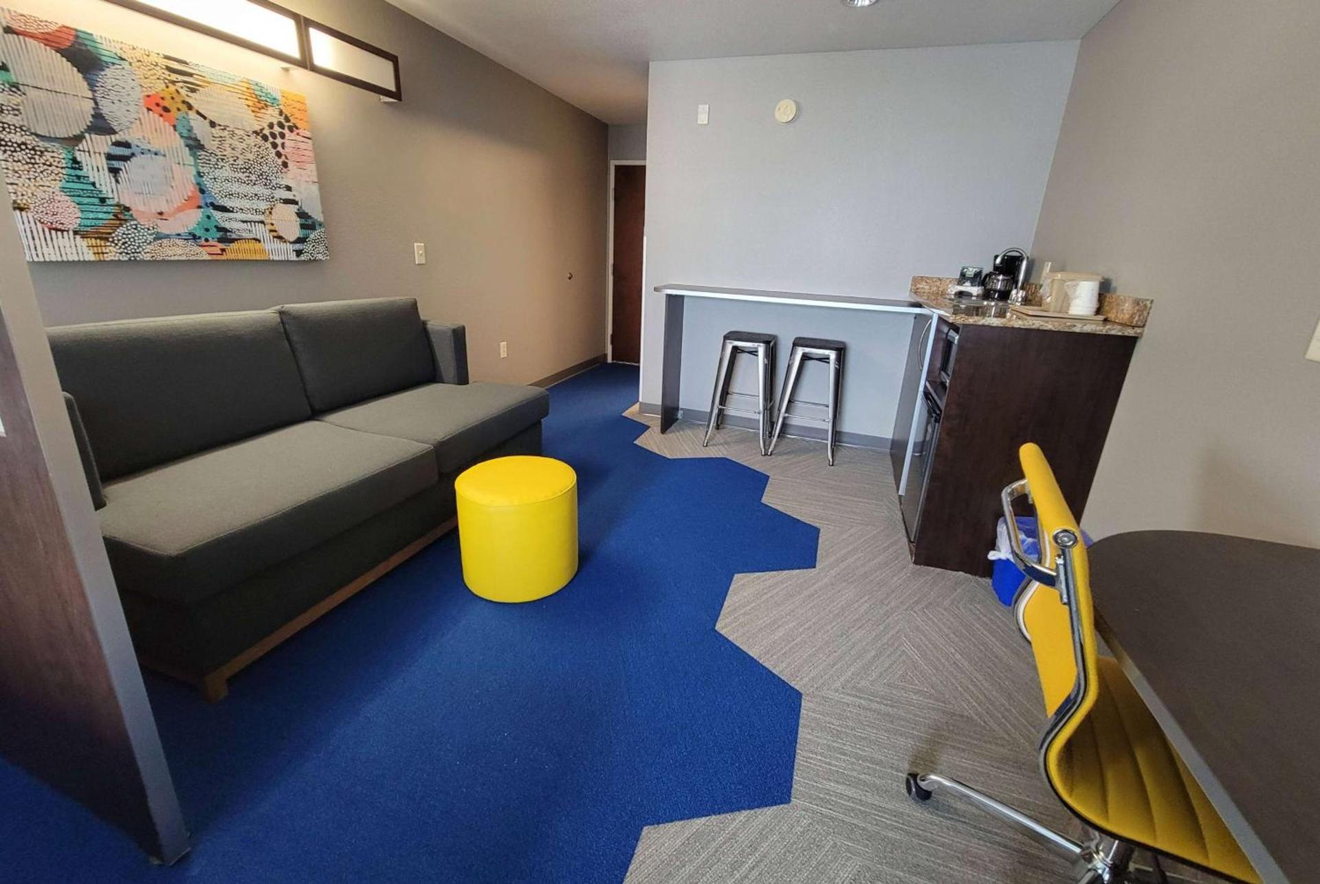 Microtel Inn & Suites by Wyndham Bluffs photo 19