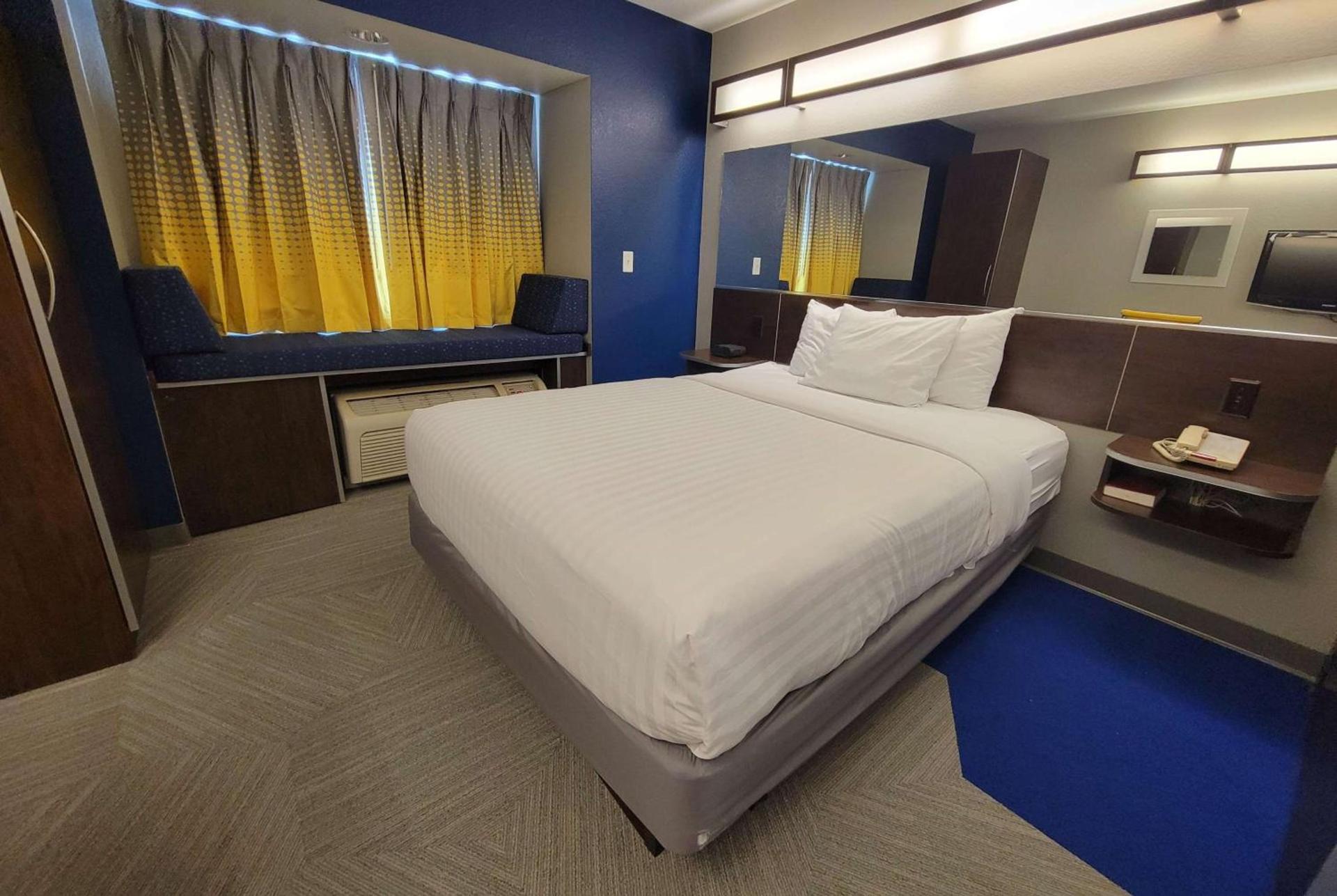 Microtel Inn & Suites by Wyndham Bluffs photo 20