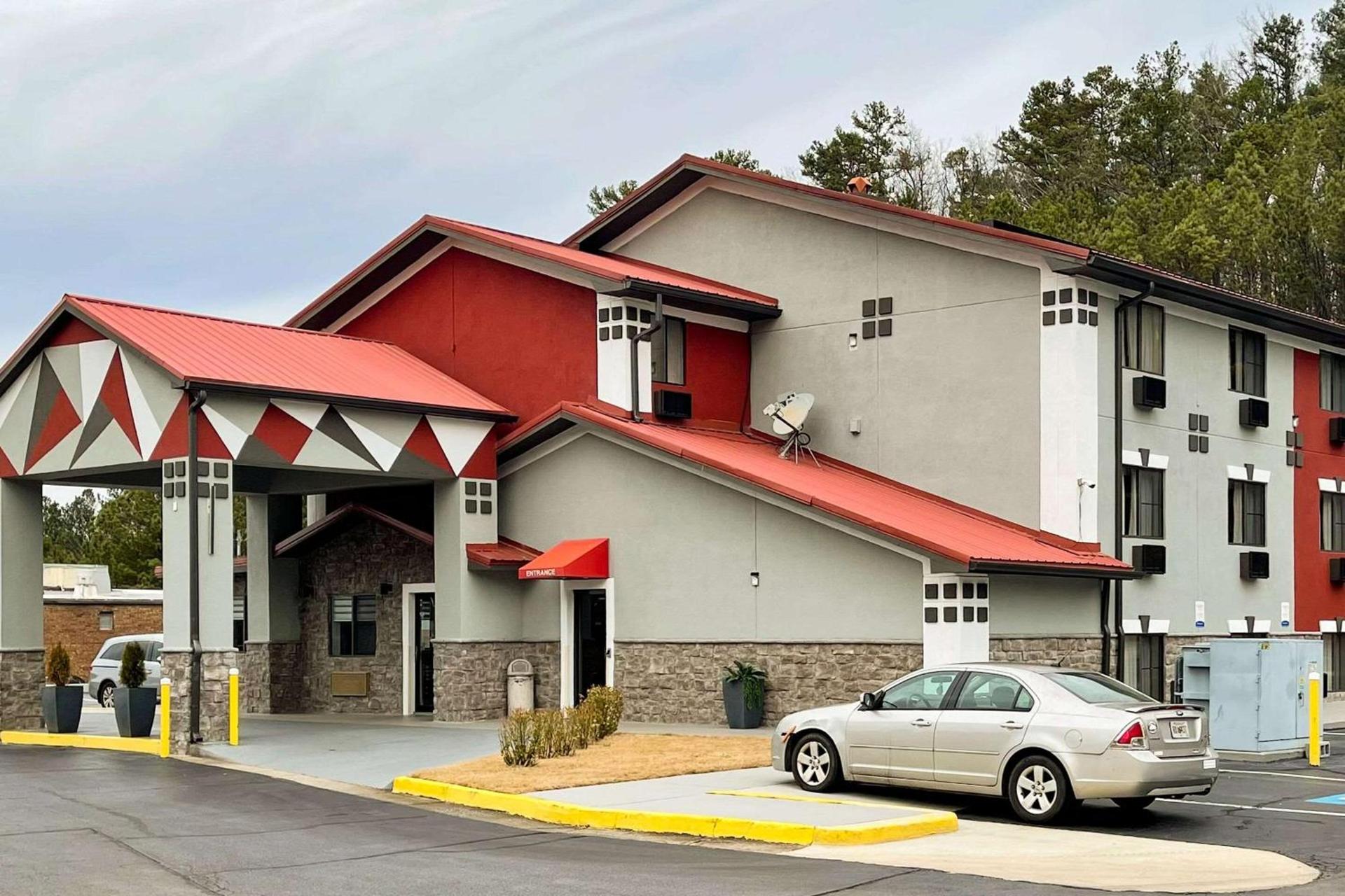 Econo Lodge Cartersville-Emerson Lake Point photo 5