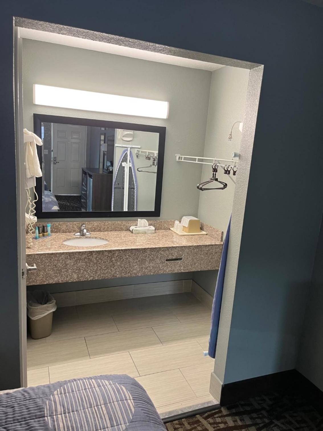 Brandon Motor Lodge photo 23