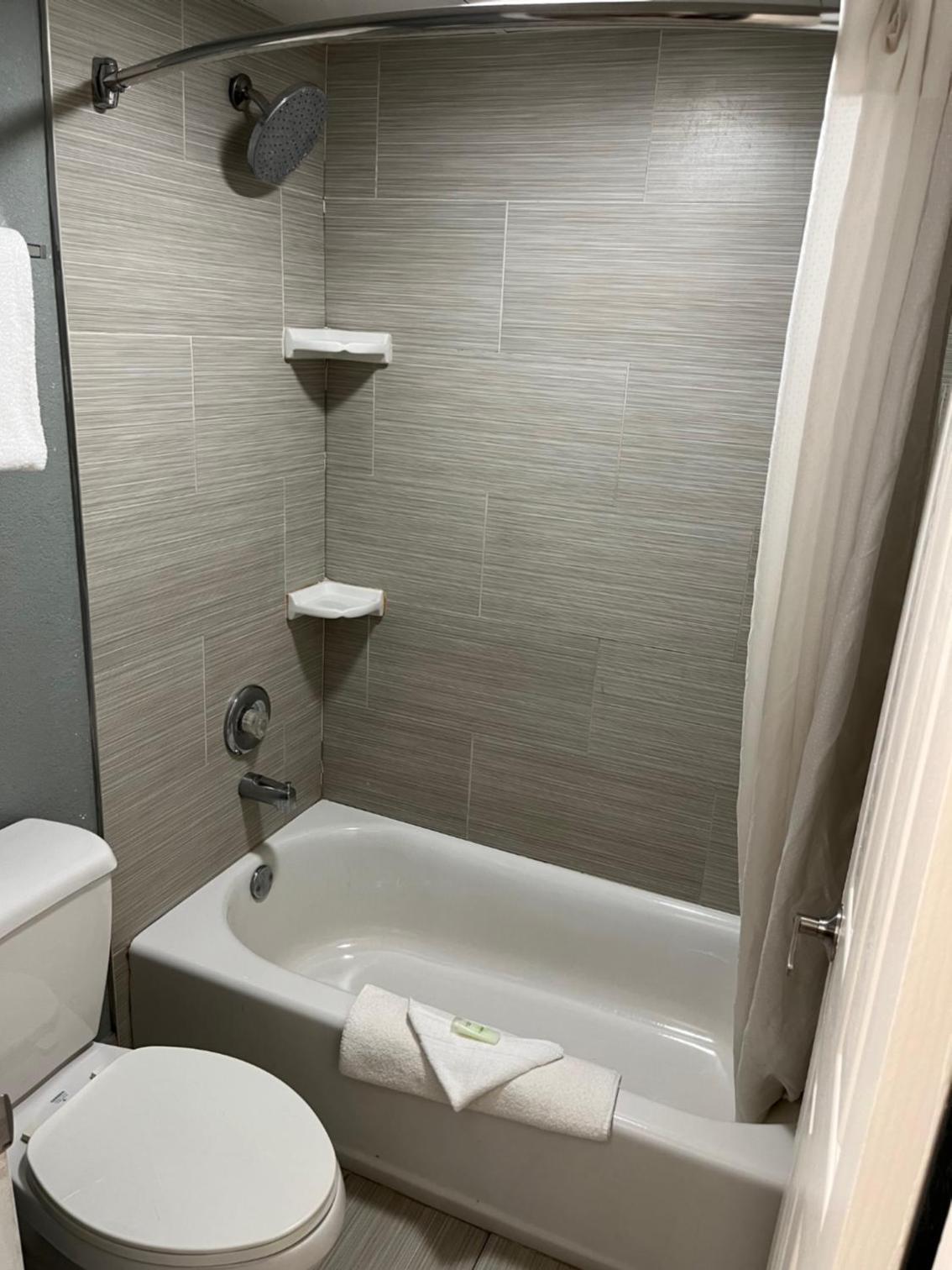 Brandon Motor Lodge photo 32