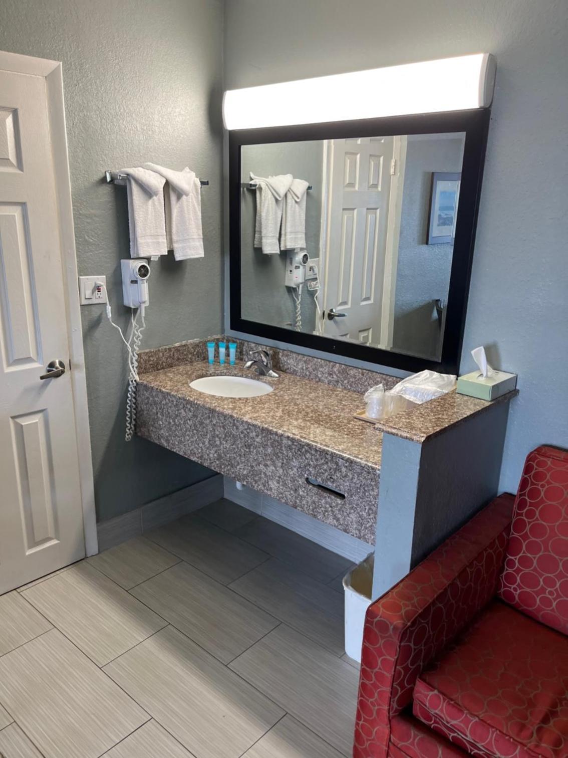 Brandon Motor Lodge photo 35