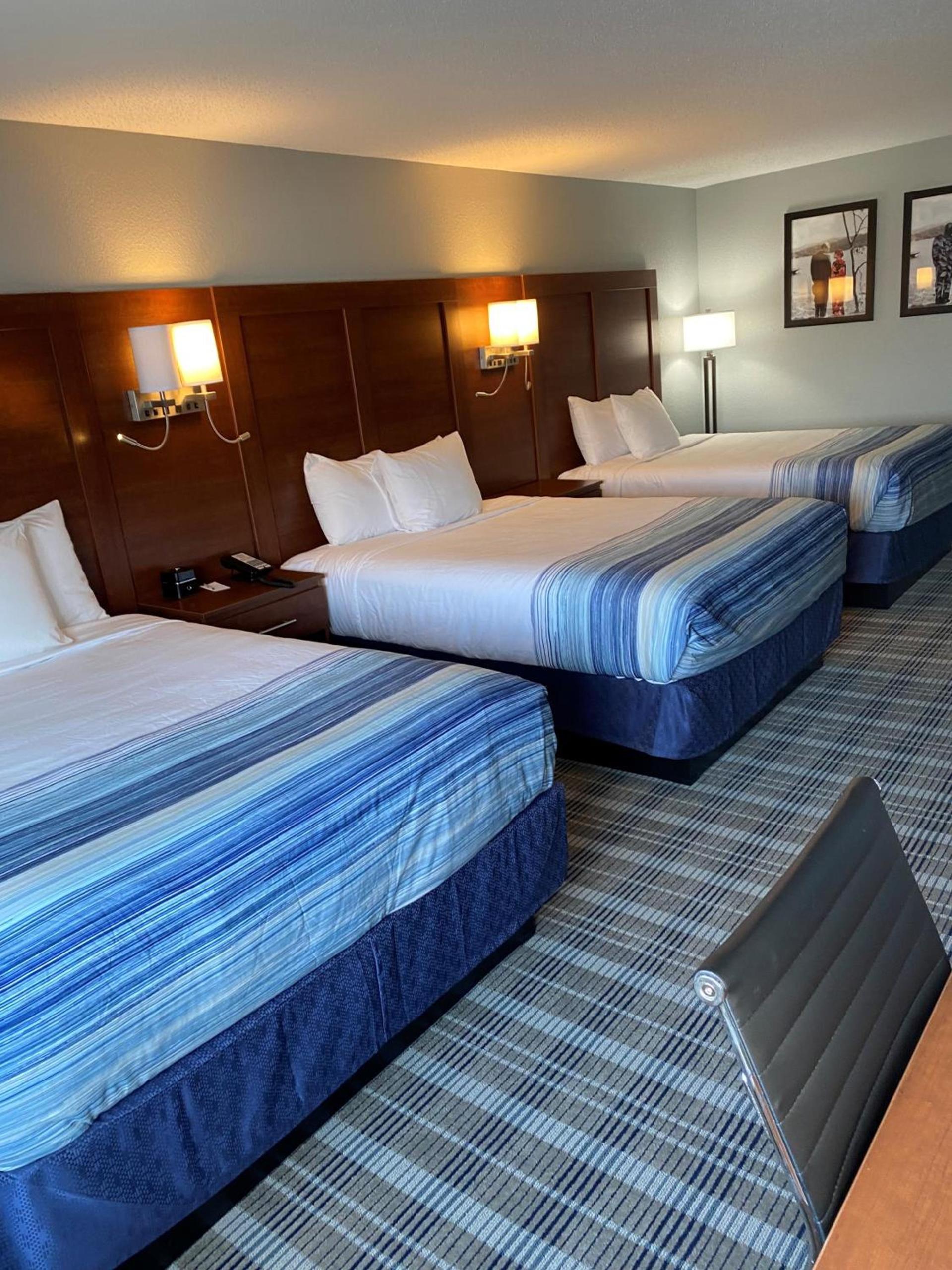 AmericInn by Wyndham Williamsburg photo 52