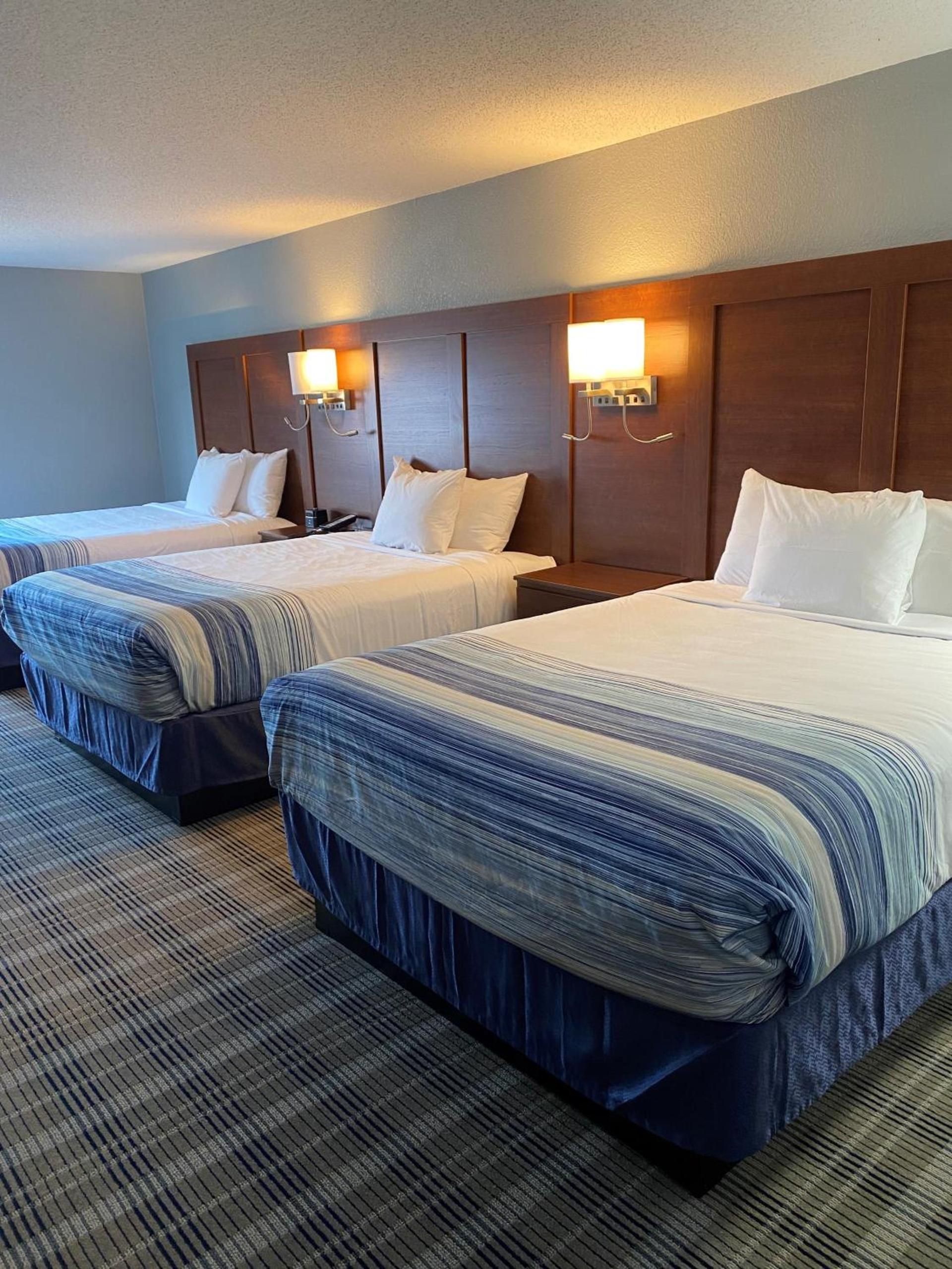 AmericInn by Wyndham Williamsburg photo 53
