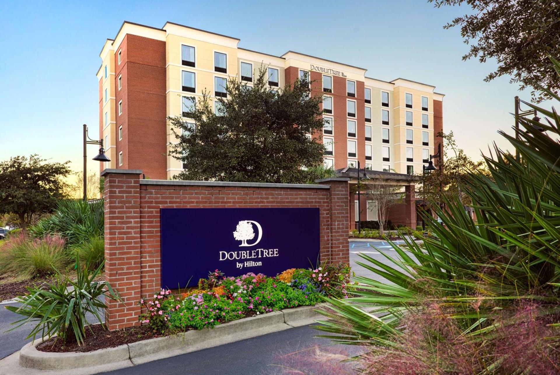 DoubleTree by Hilton Charleston Mount Pleasant photo 1