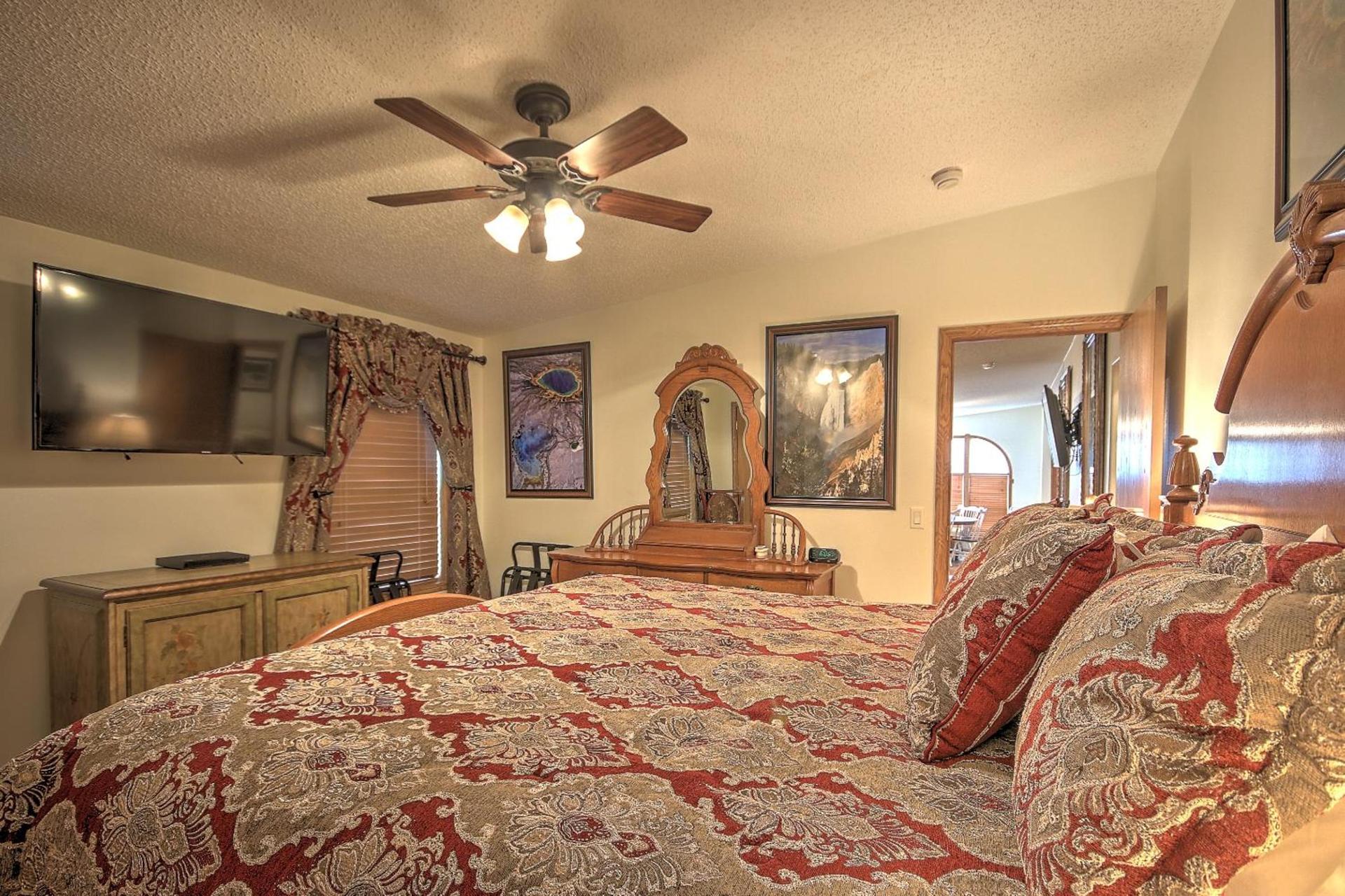 Yellowstone Gateway Inn photo 50