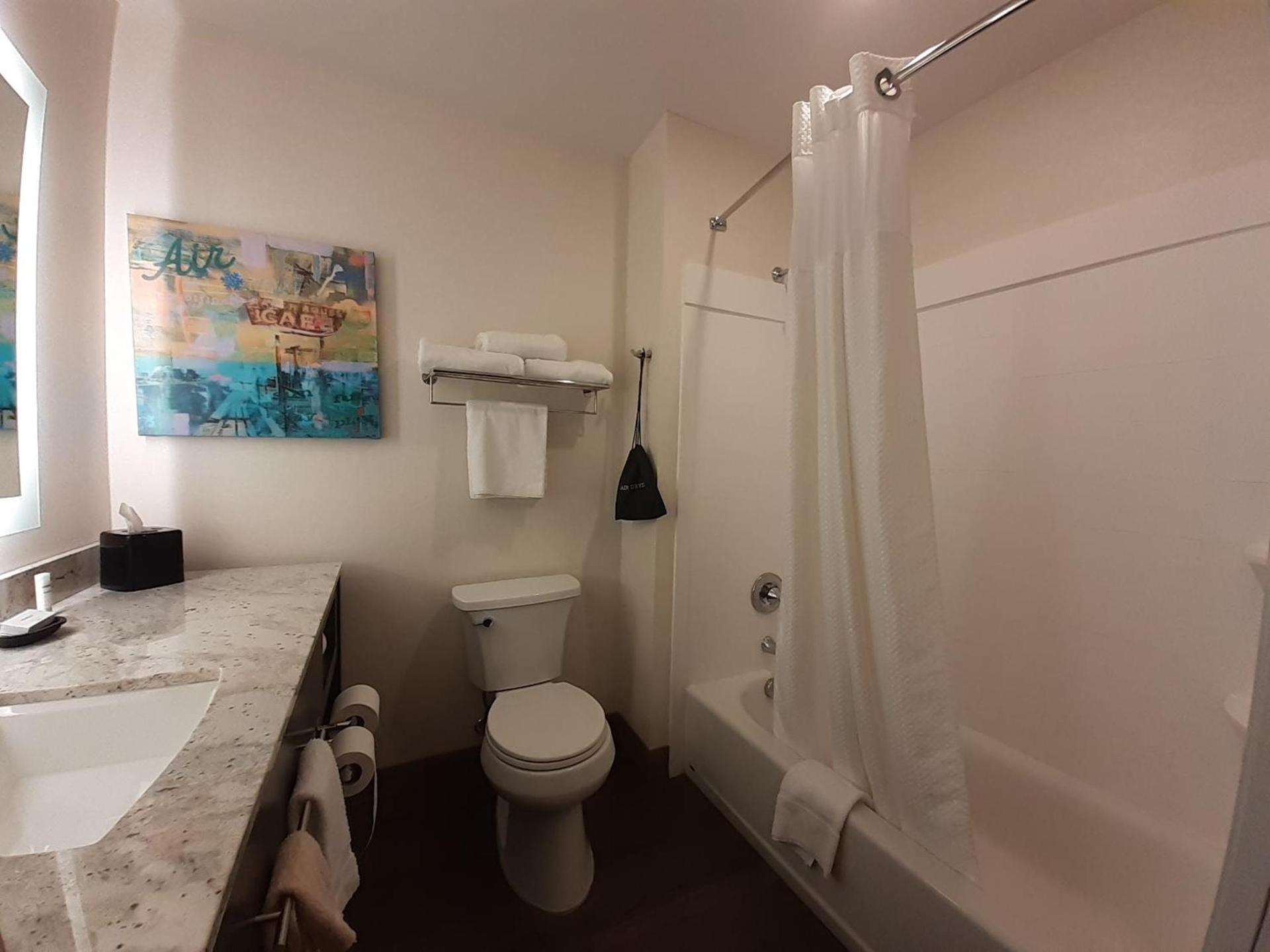 Simple Suites Boise Airport photo 8