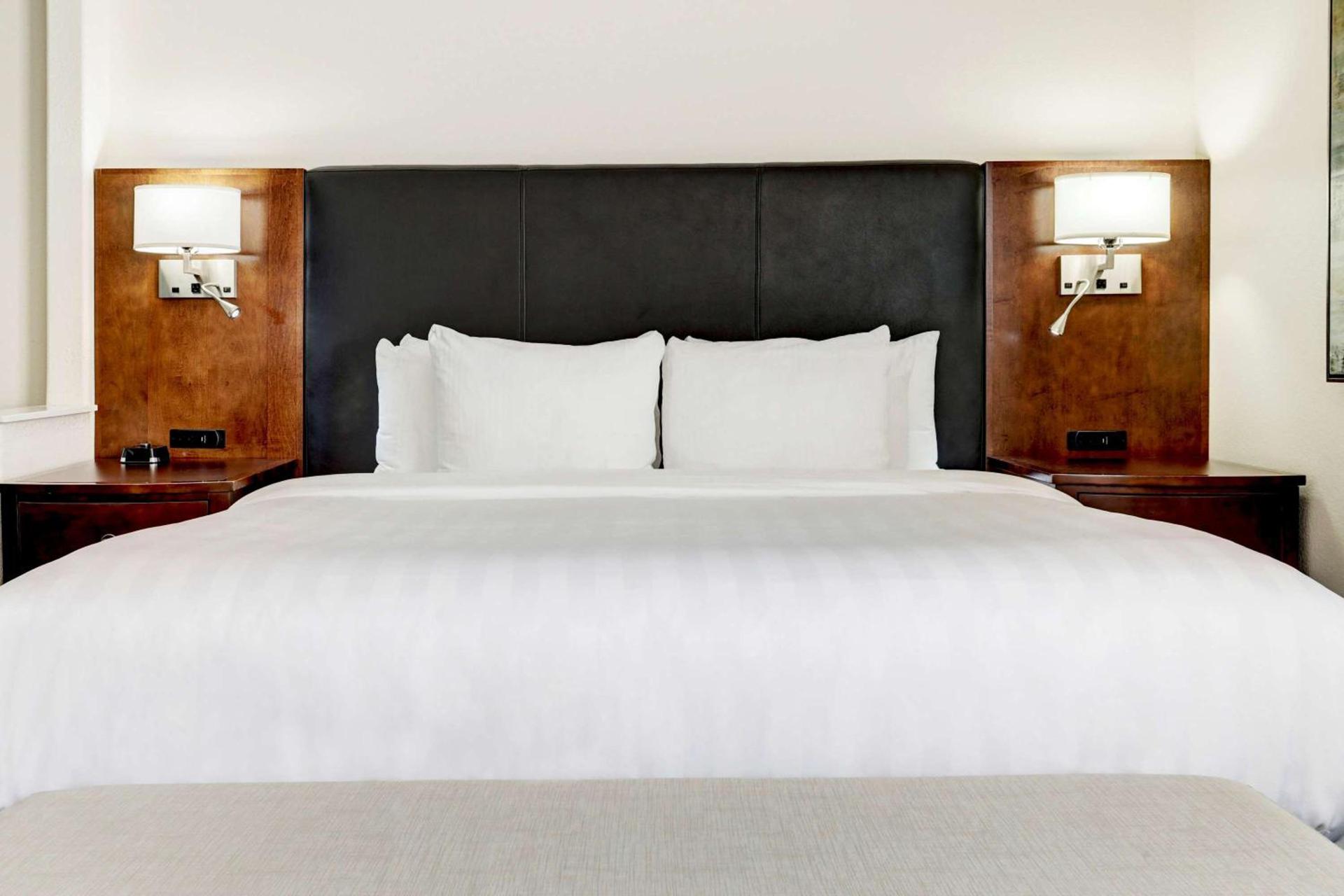 Best Western Plus Downtown Inn & Suites photo 6