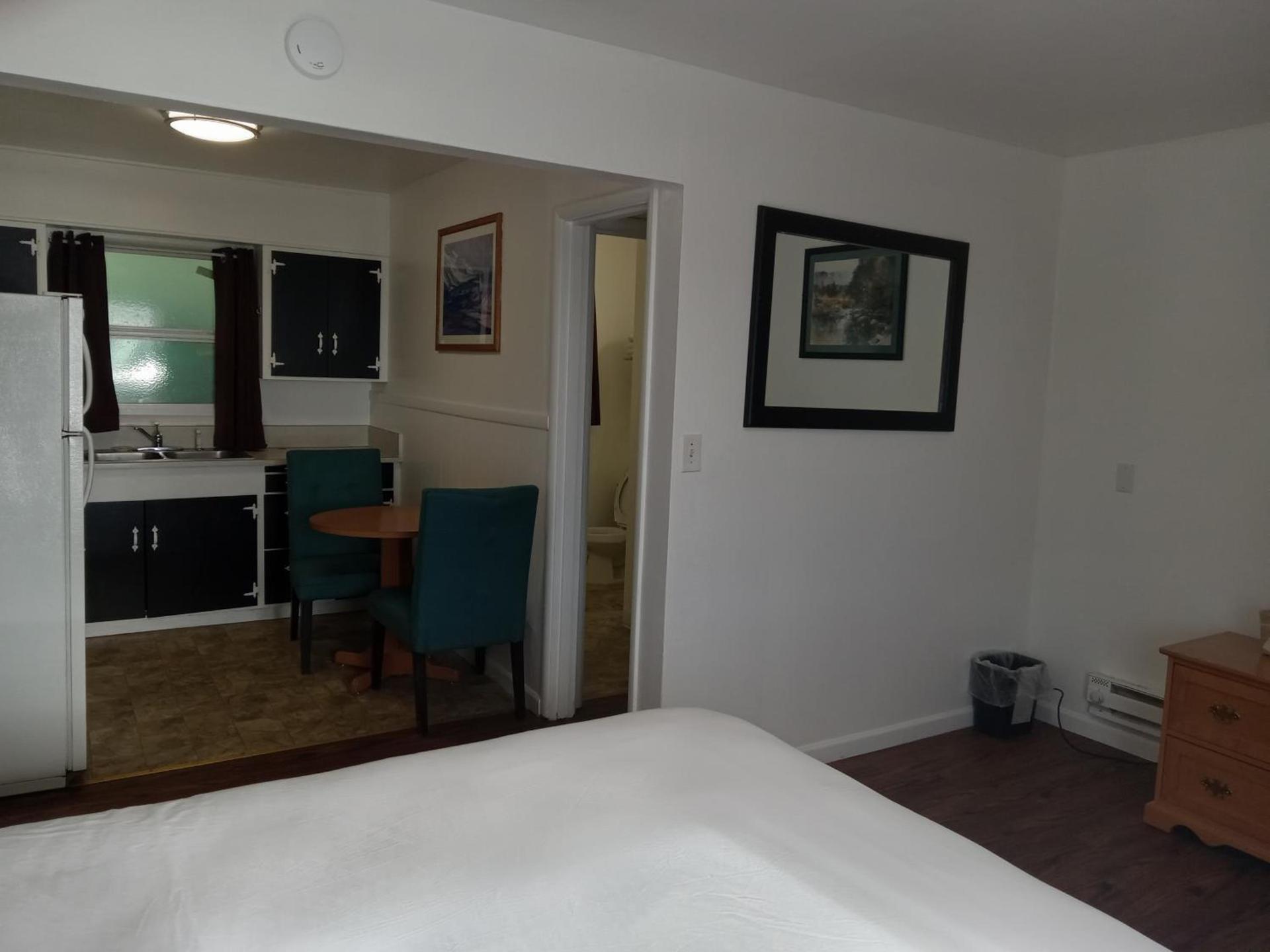 Blue Coast Inn & Suites photo 63