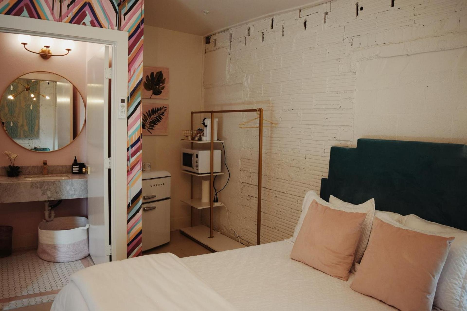 Room 1 Oleander Hotel Boutique Hotel Near Galveston Cruise Port photo 18
