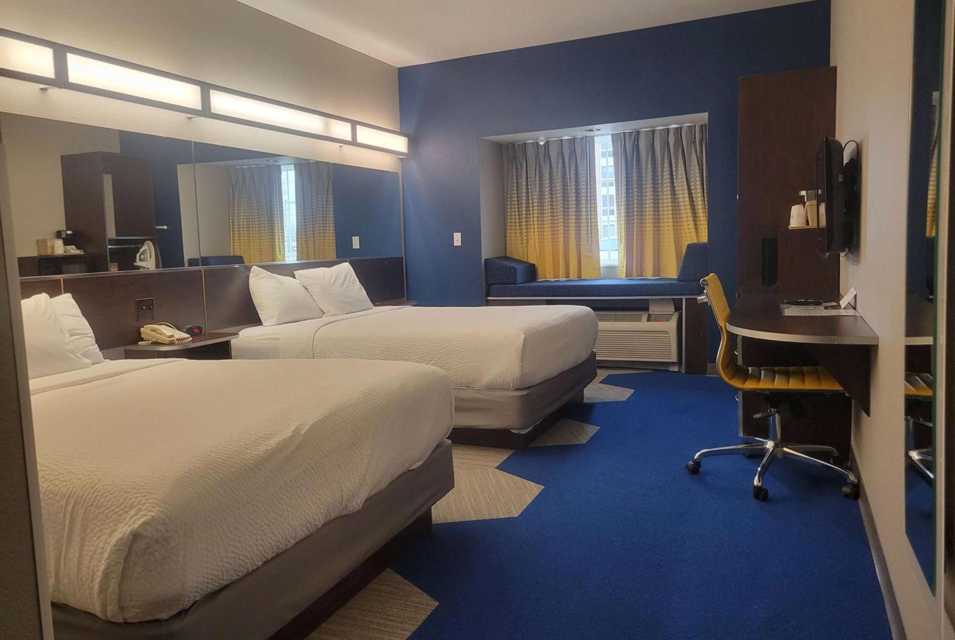 Microtel Inn & Suites by Wyndham Bluffs photo 16