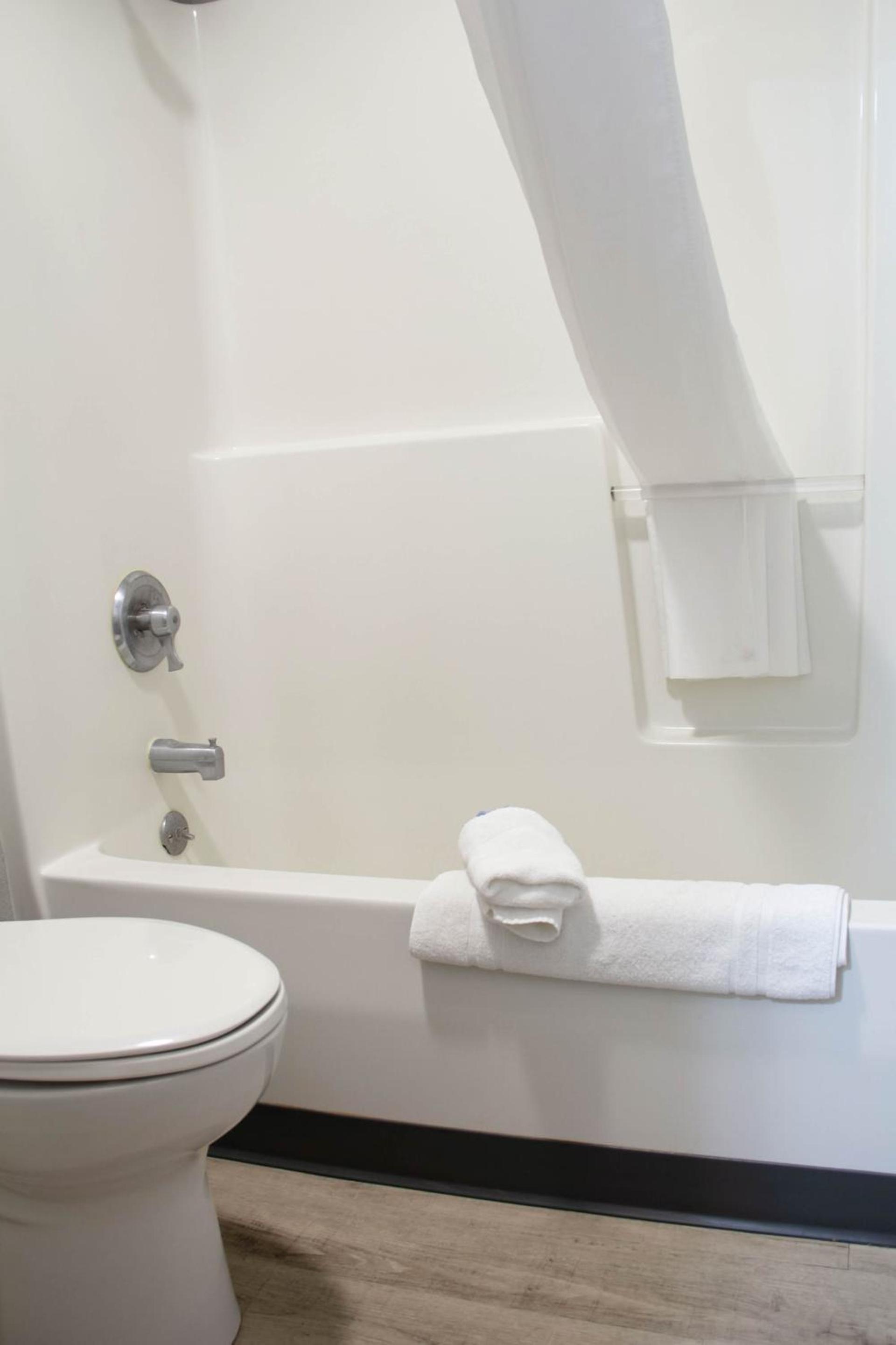 New Victorian Inn & Suites-Norfolk photo 41