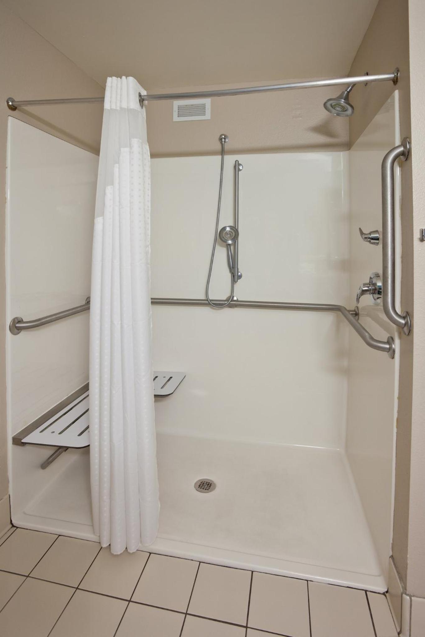Holiday Inn Express and Suites St. Cloud by IHG photo 63