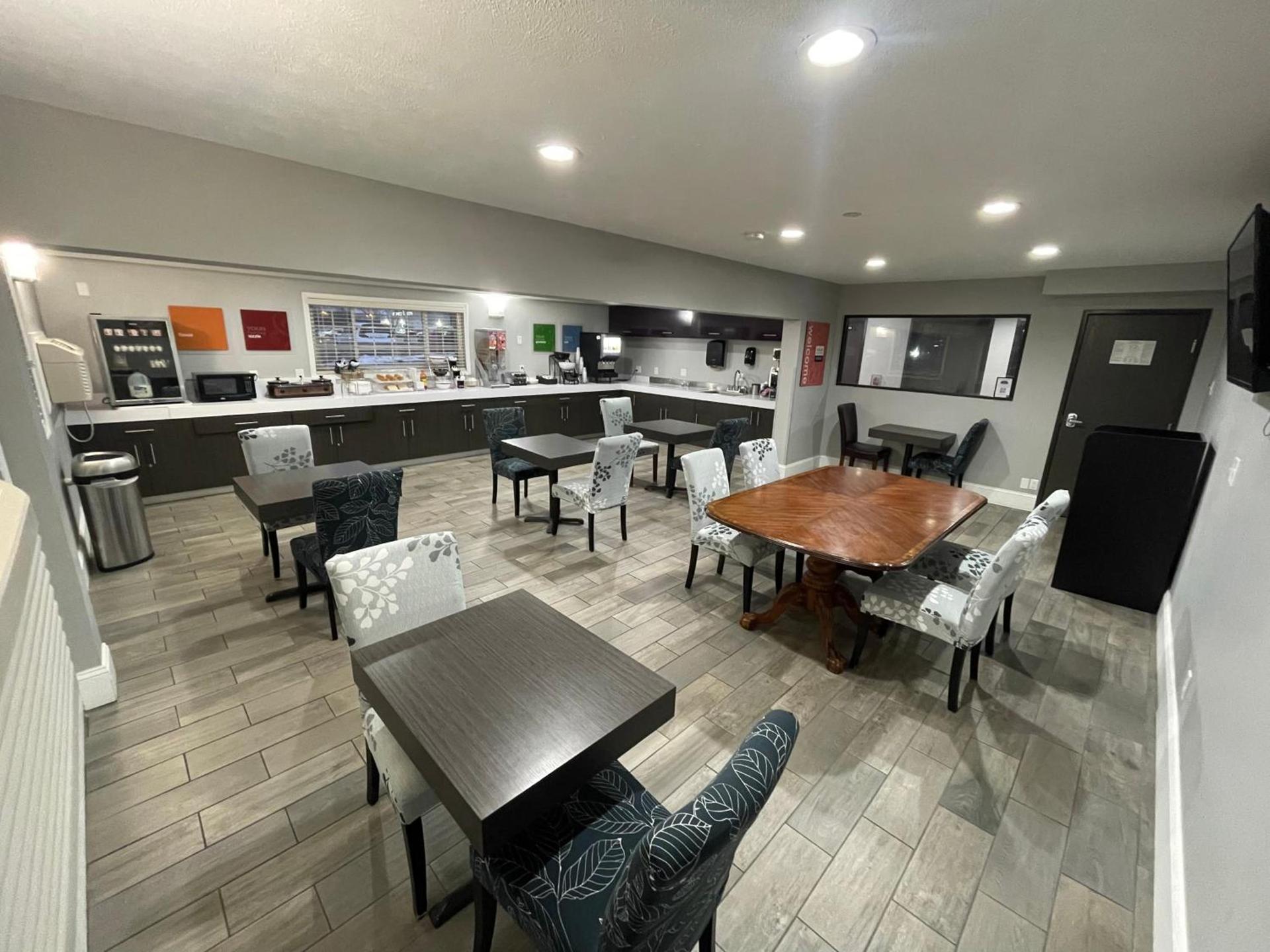 Countryside Inn & Suites Omaha East-Council Bluffs IA photo 28