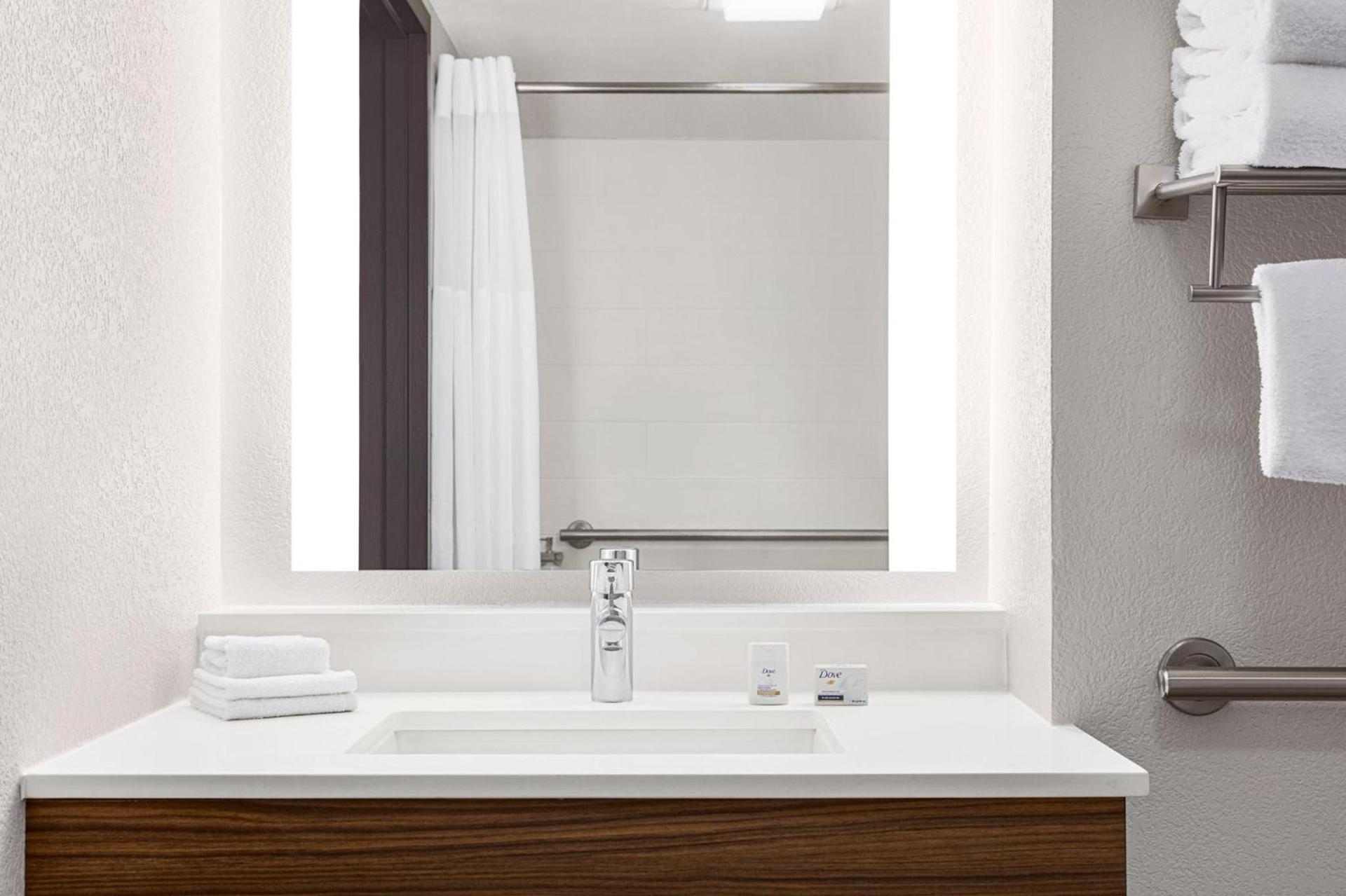 Holiday Inn Express - San Antonio Airport by IHG photo 45