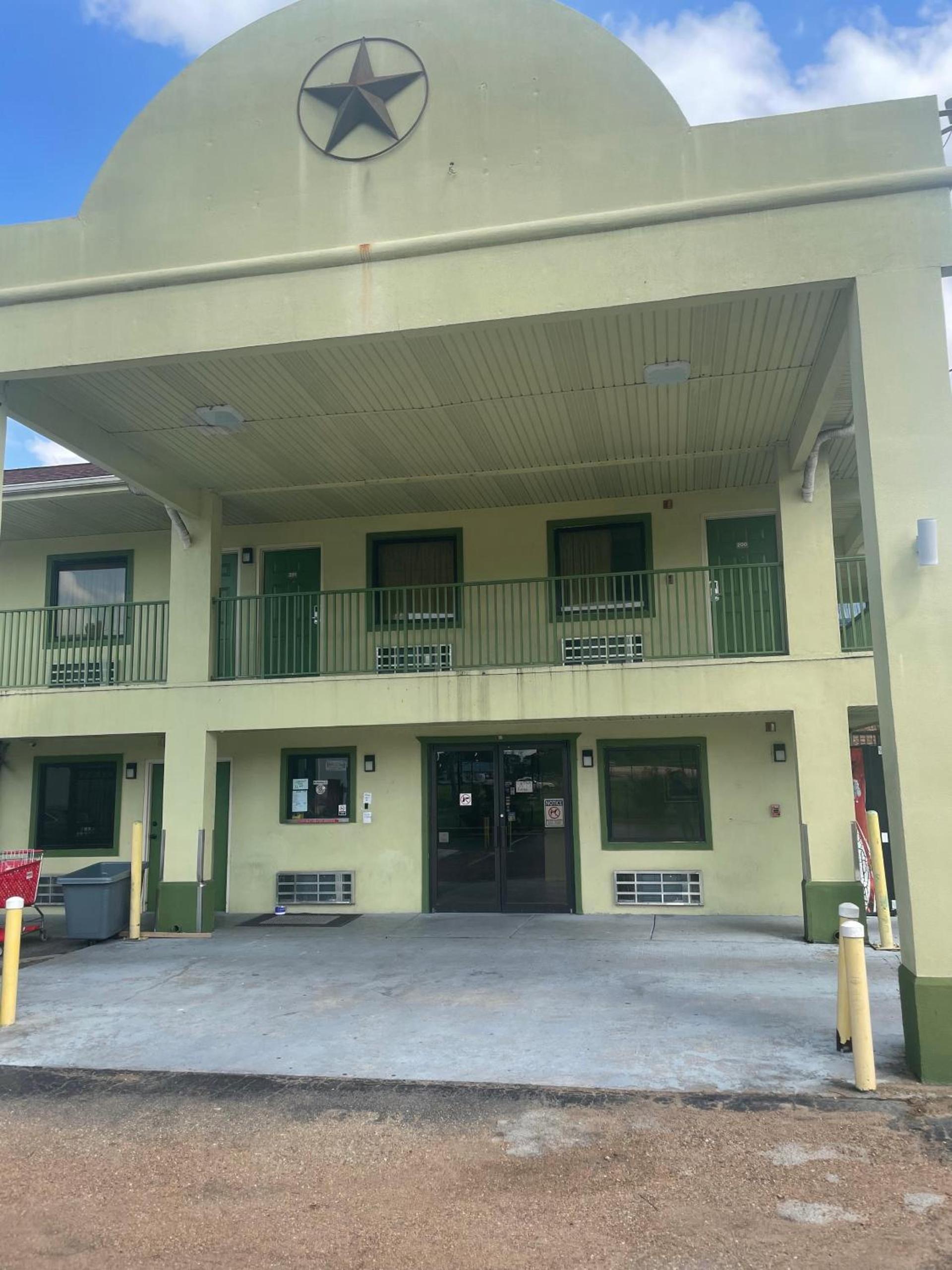 Mustang inn photo 8