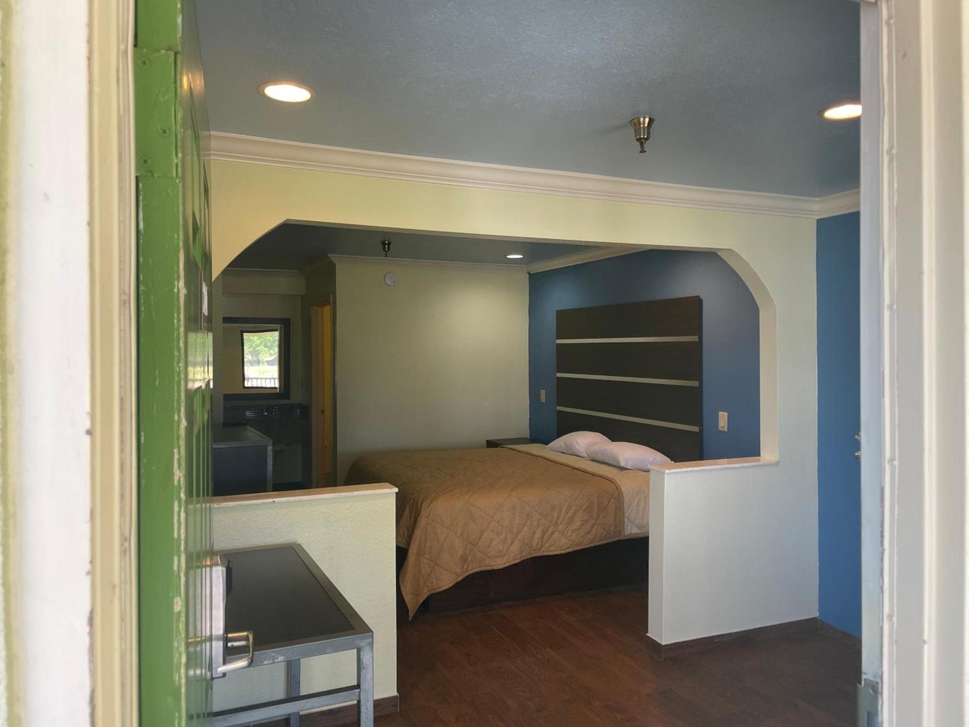 Mustang inn photo 10