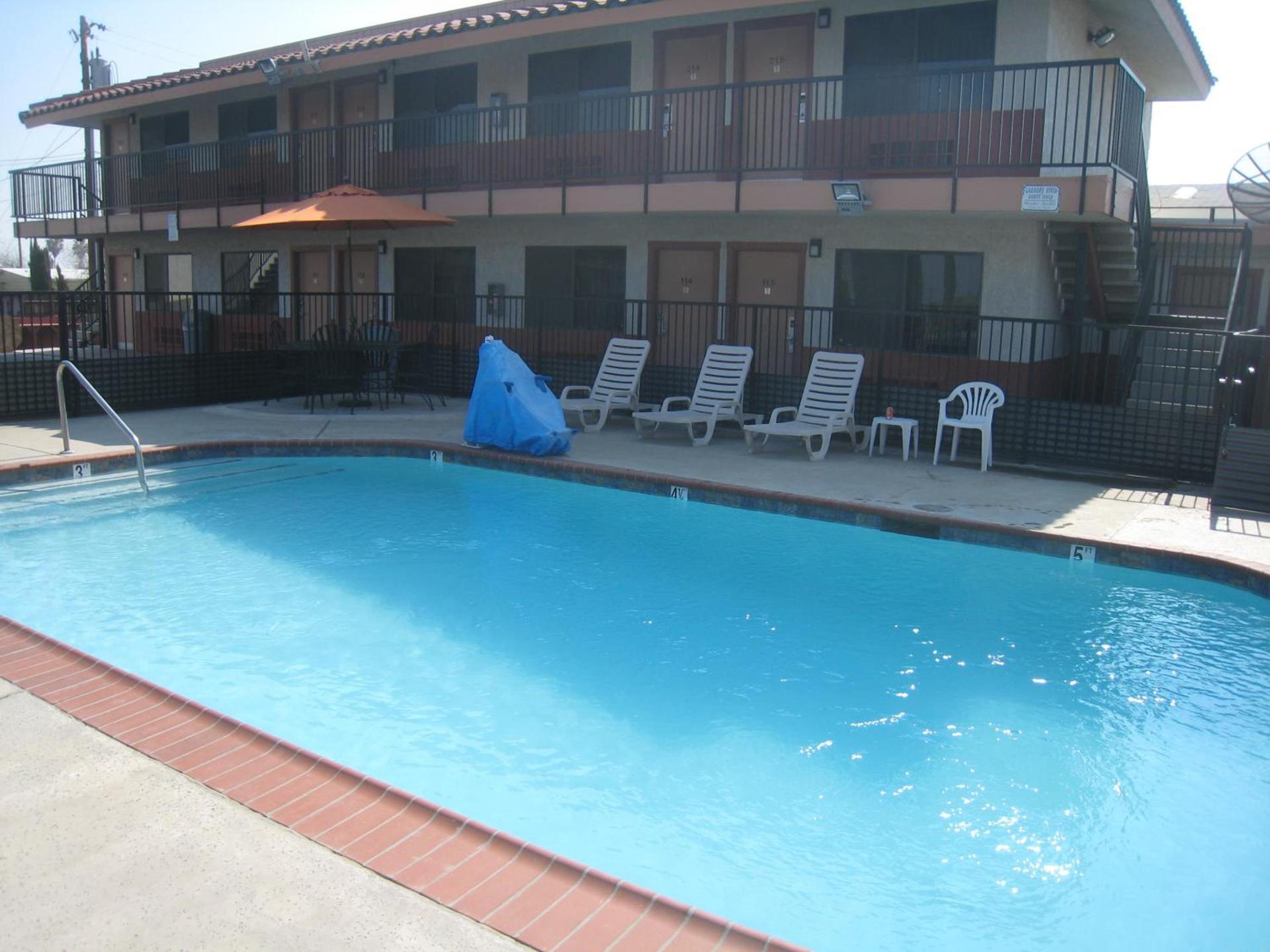 Motel 8 Maricopa photo 12