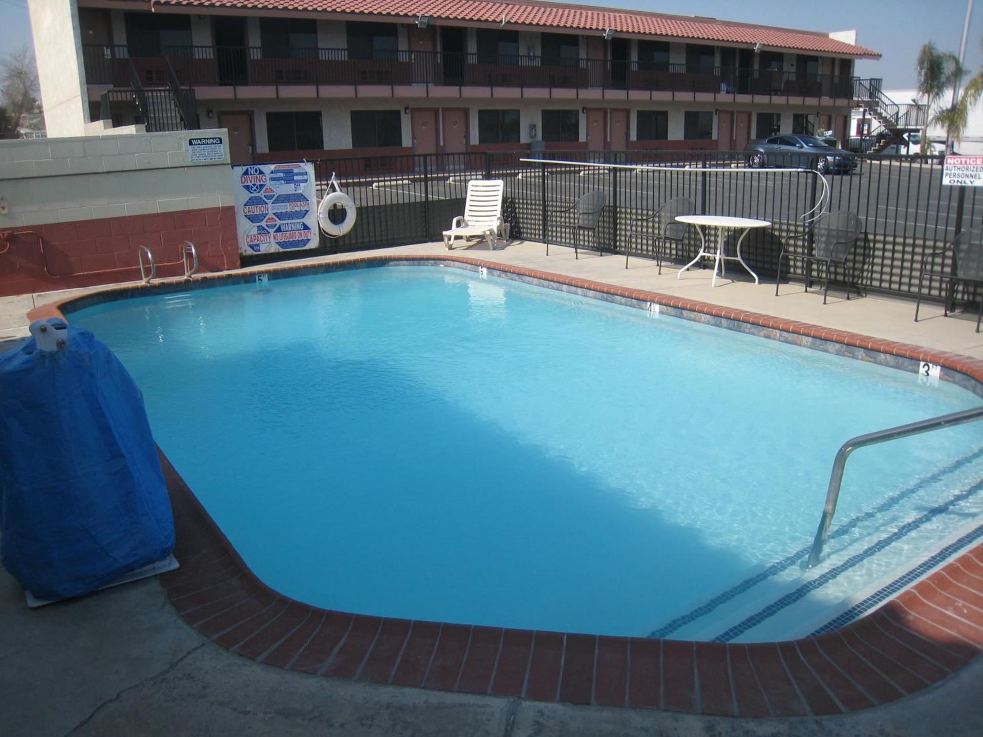 Motel 8 Maricopa photo 9