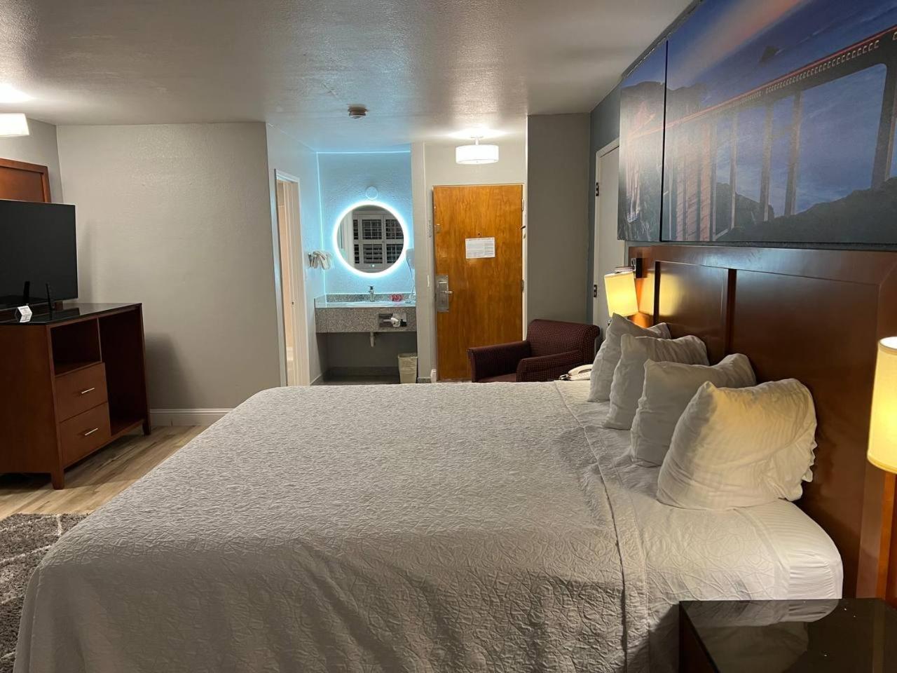 Comfort Inn near Hearst Castle - Cambria photo 86