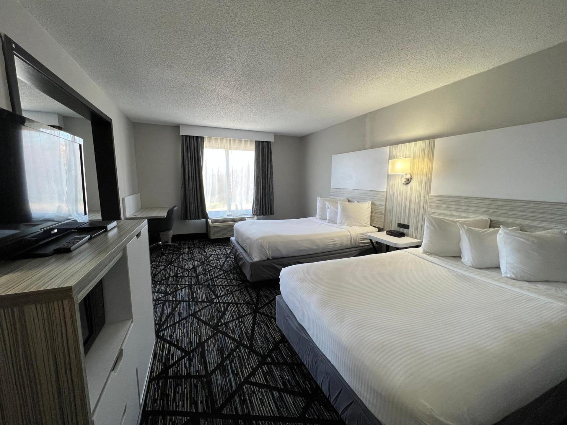 Baymont by Wyndham Peoria photo 36