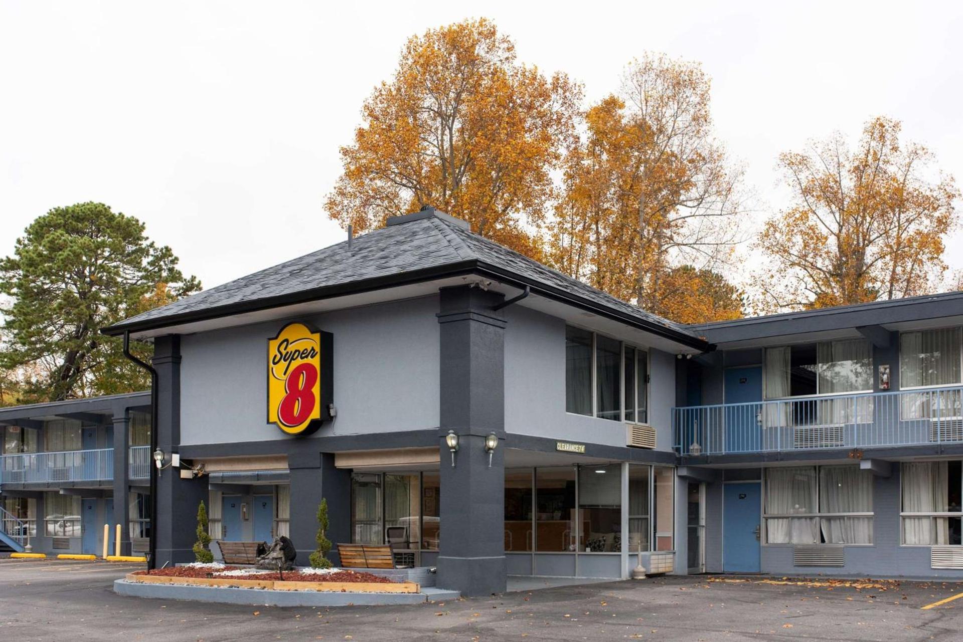 Super 8 by Wyndham Black Mountain Asheville East — hotel in Black Mountain
