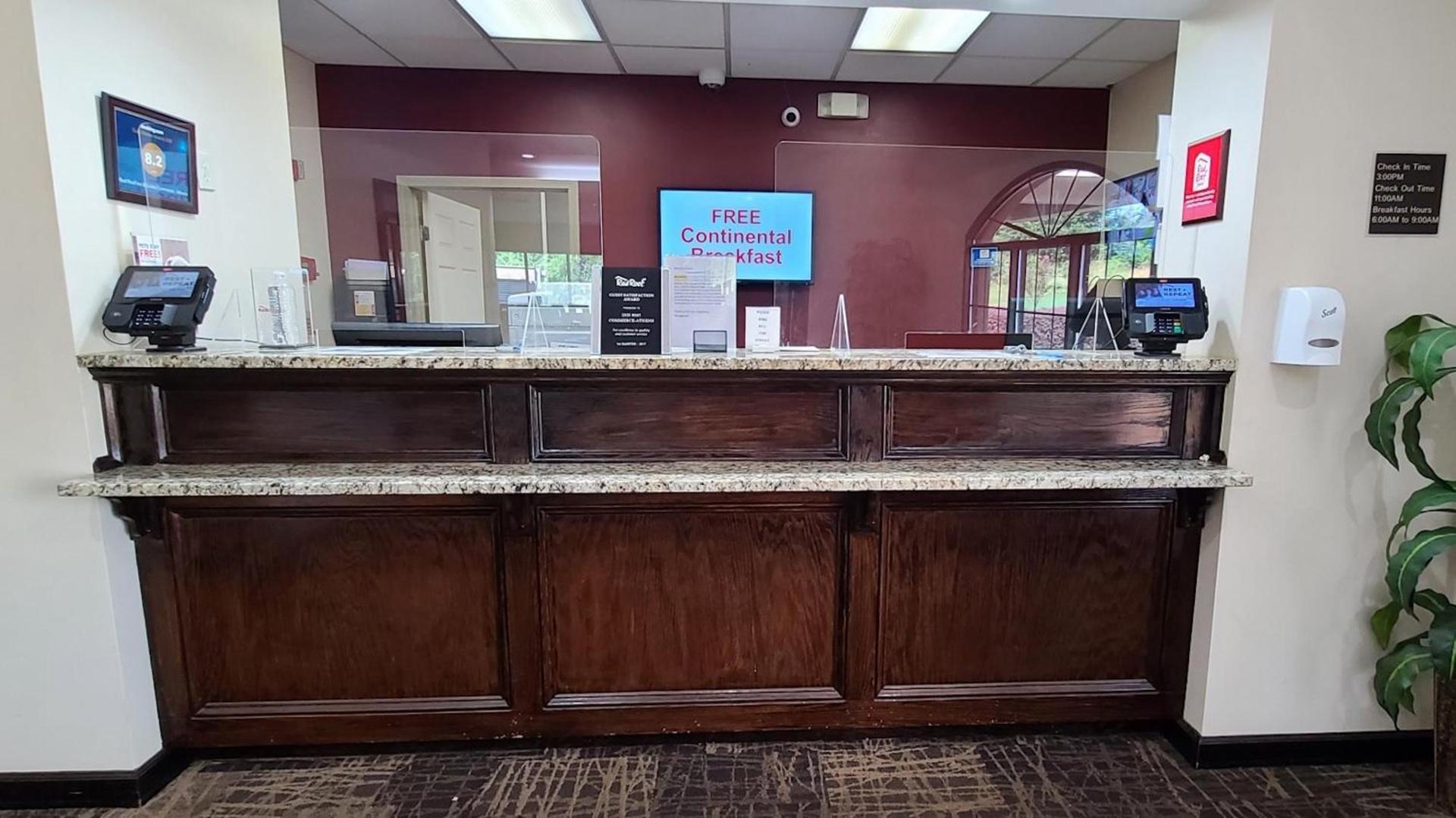 Red Roof Inn & Suites Commerce - Athens photo 10