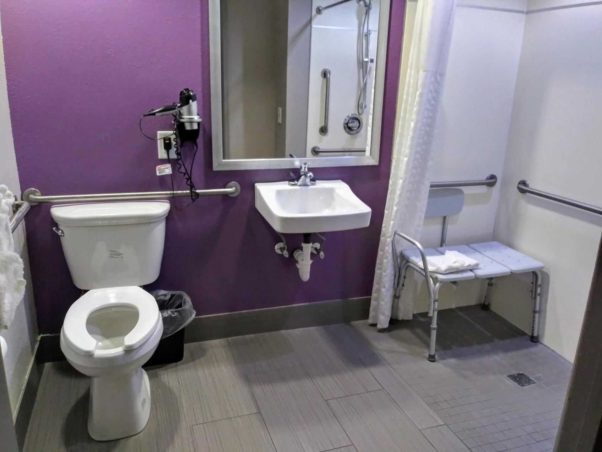Quality Suites Fort Myers I-75 photo 35