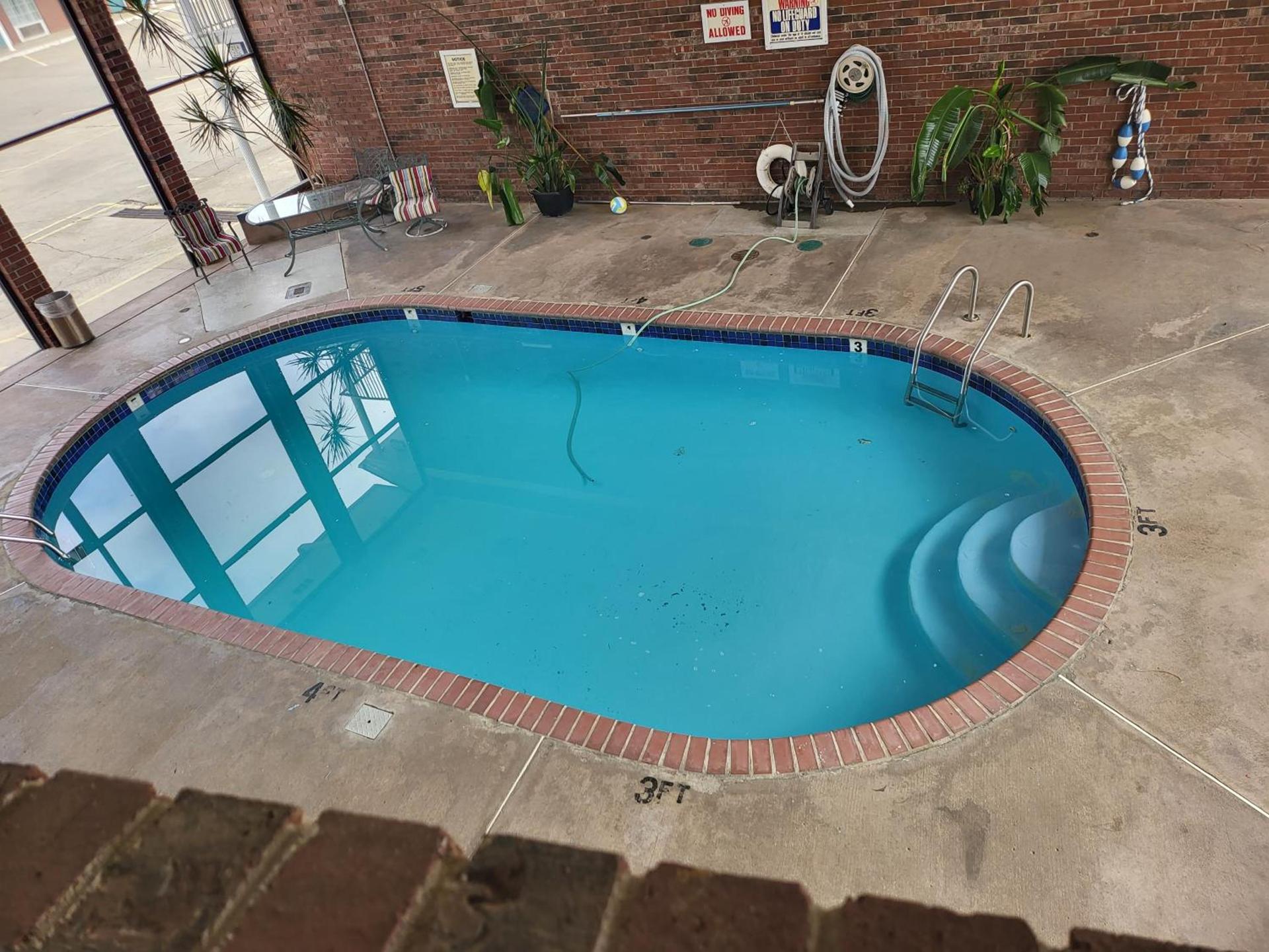 Blue Ribbon Inn and Suites photo 14