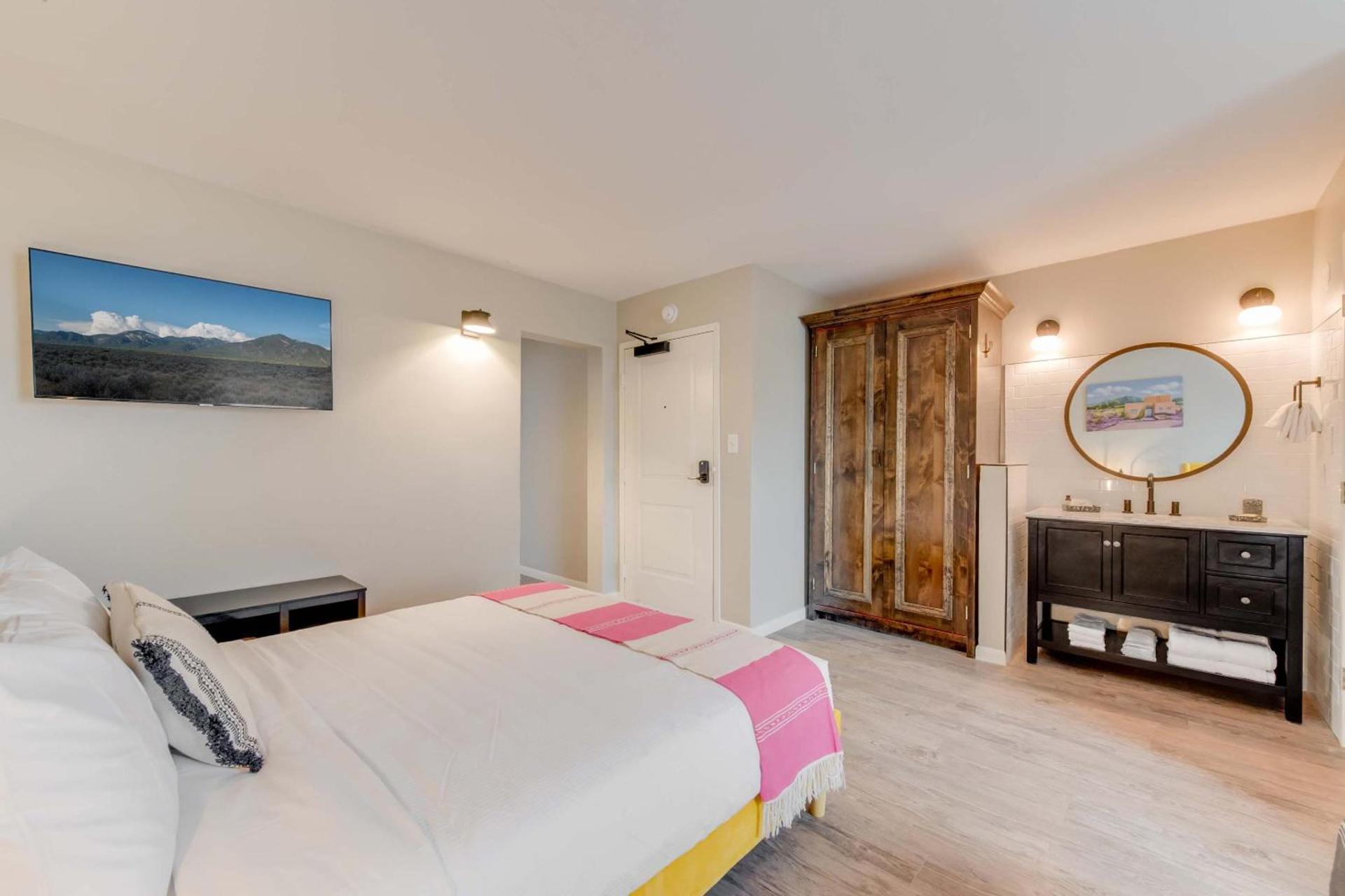 Taos Motor Lodge photo 41