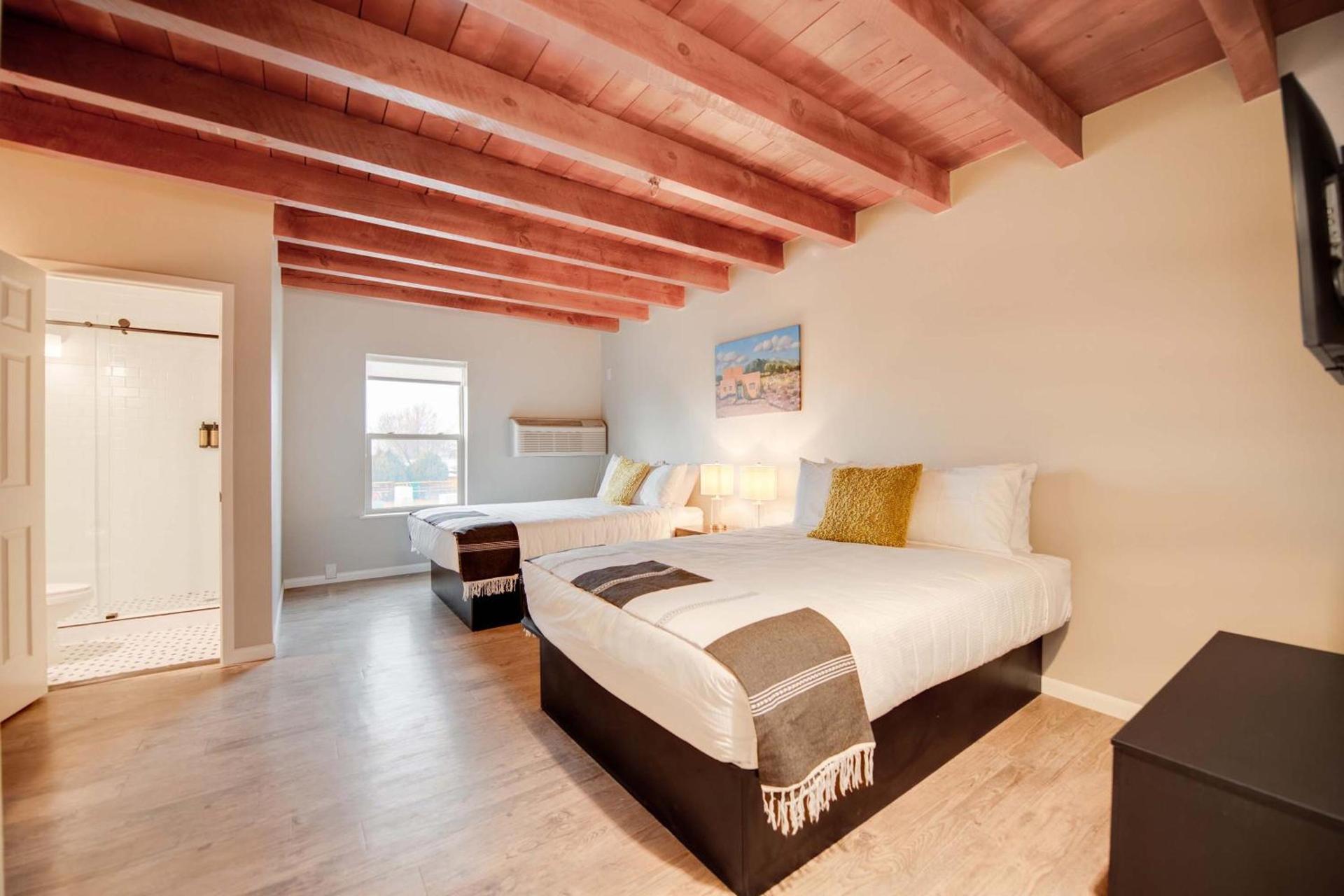 Taos Motor Lodge photo 38
